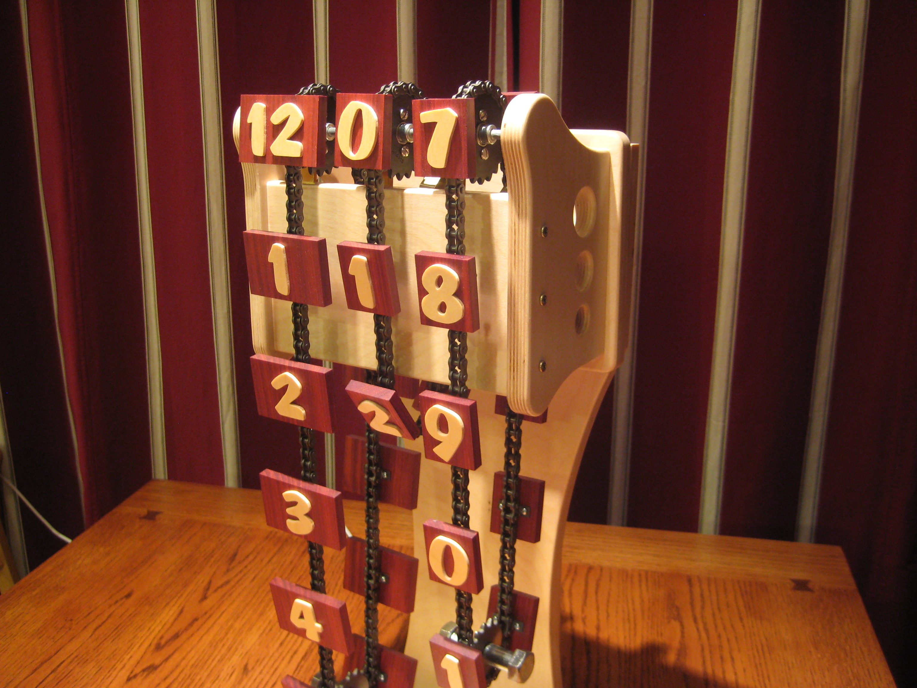 122811-Chain Clock-002.JPG