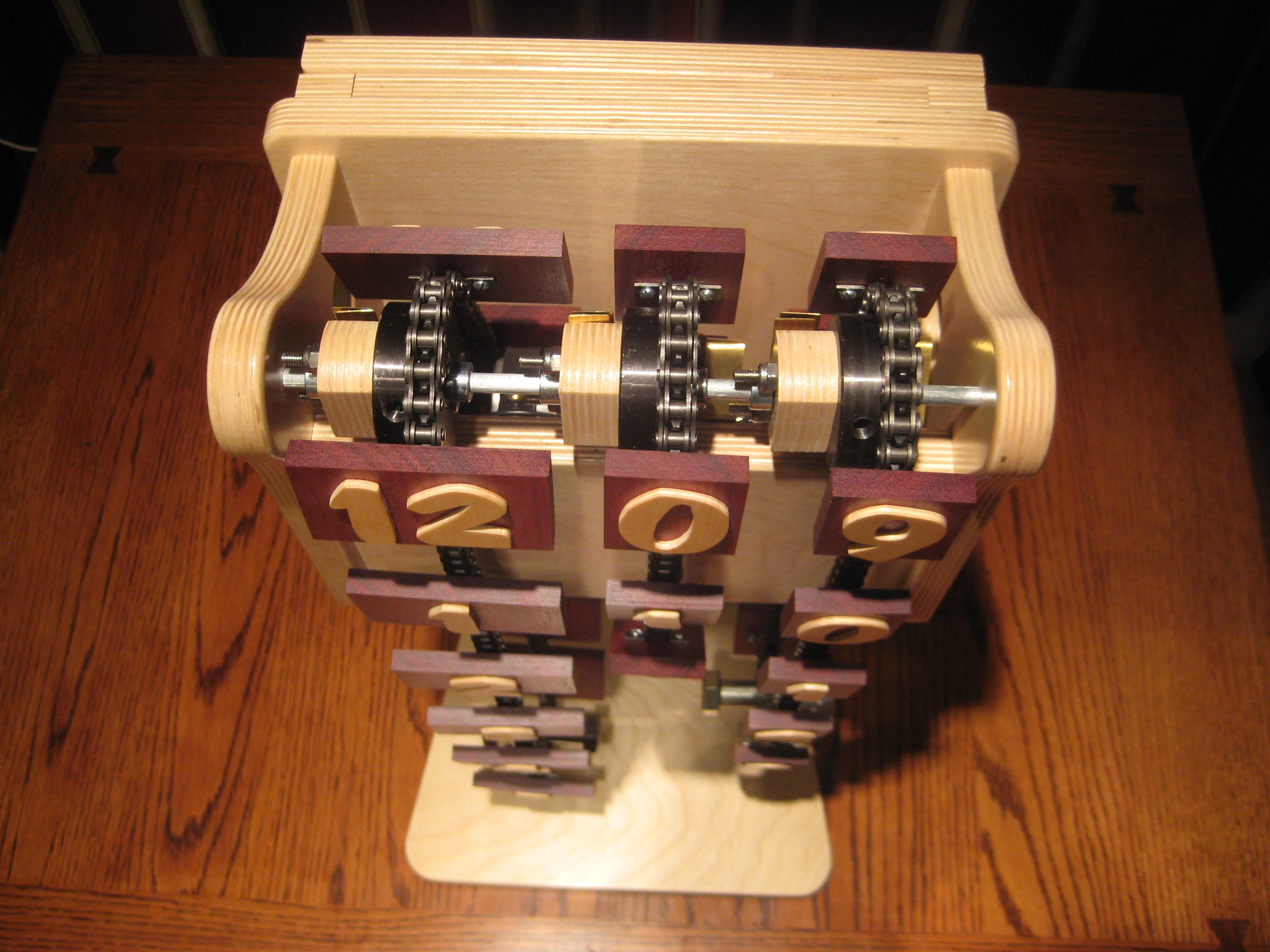 122811-Chain Clock-004.JPG