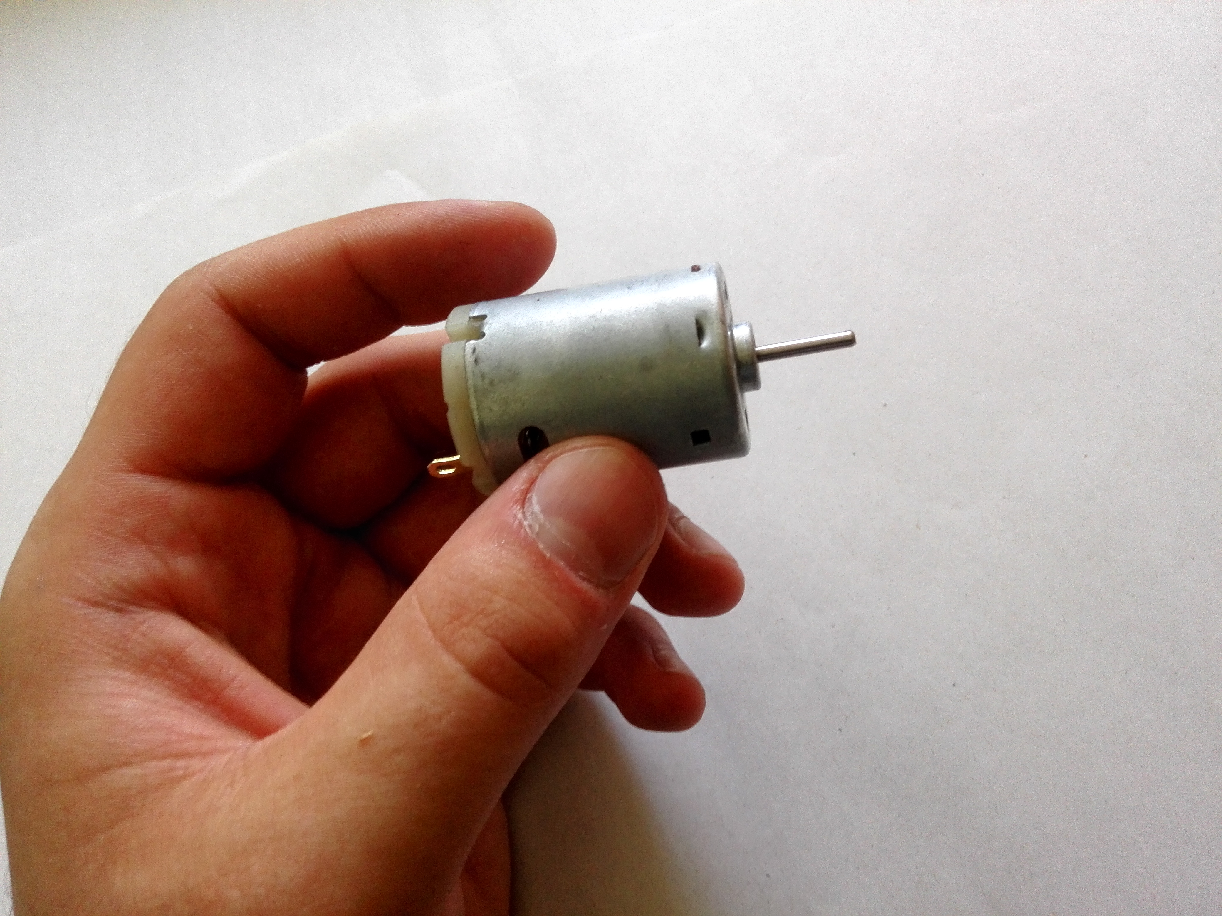12v DC motor.jpg