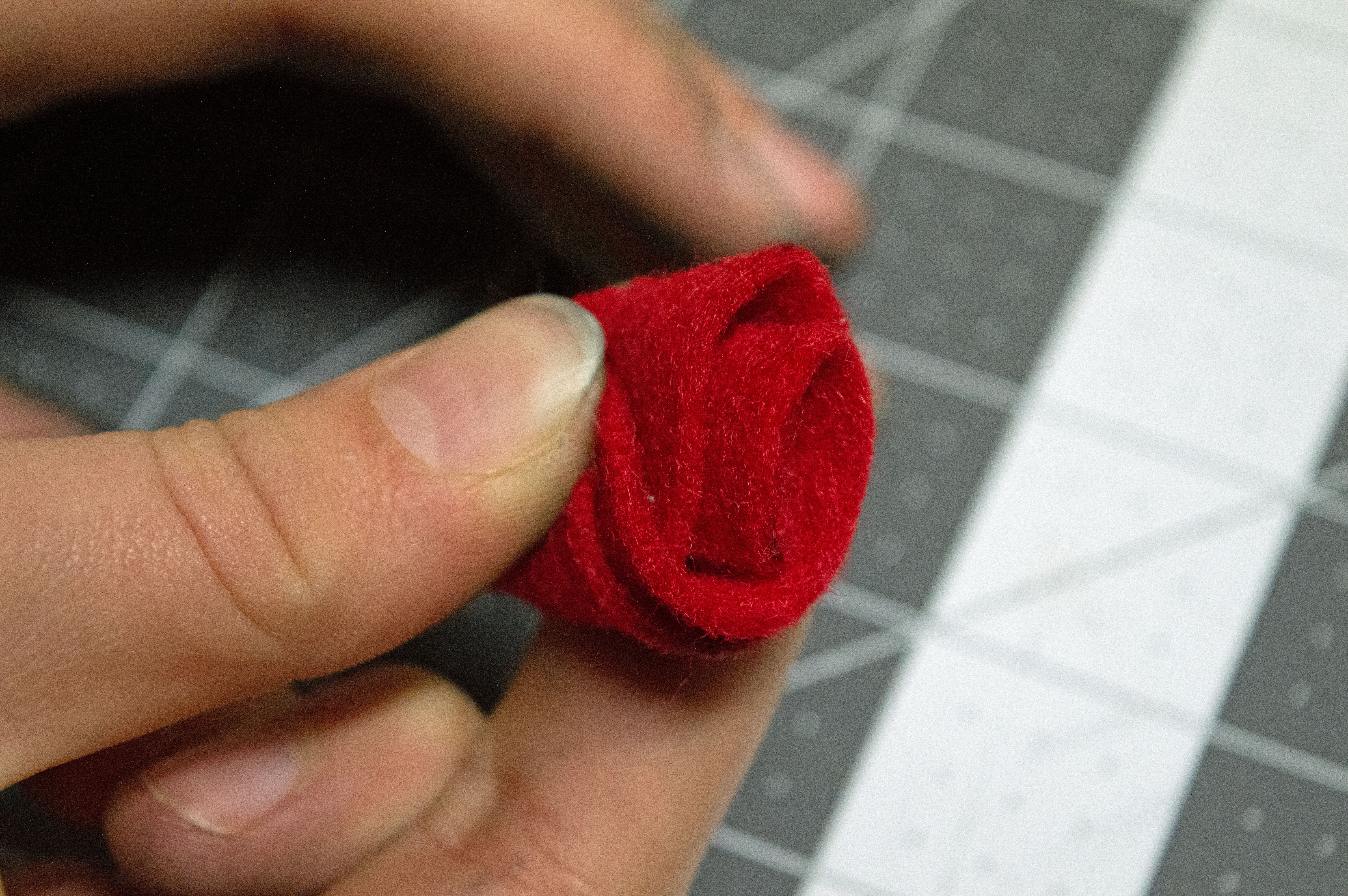 19dd making a rose.jpg