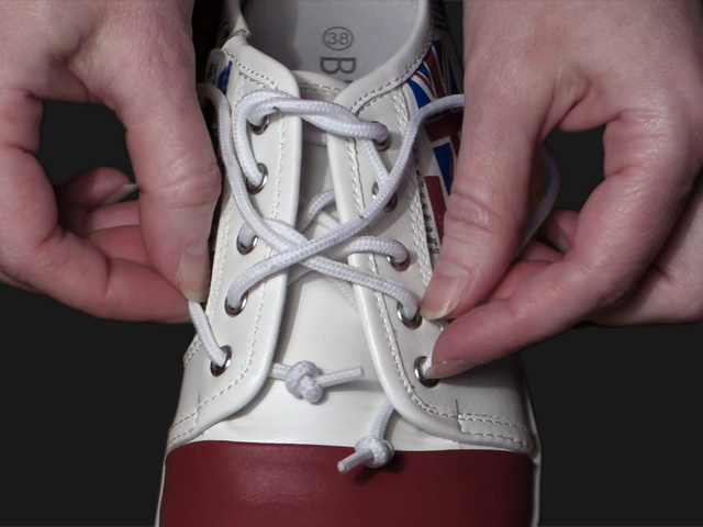 7_Ukrainian_Lacing_Step4b.png