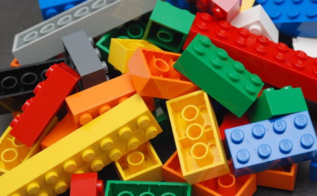 800px-Lego_Color_Bricks-630x390.jpg