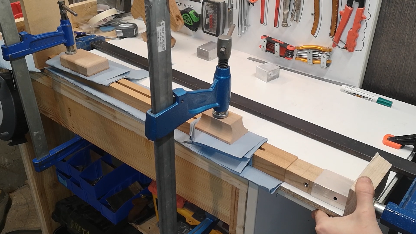 ASSEMBLAGE ALU ET BOIS.png