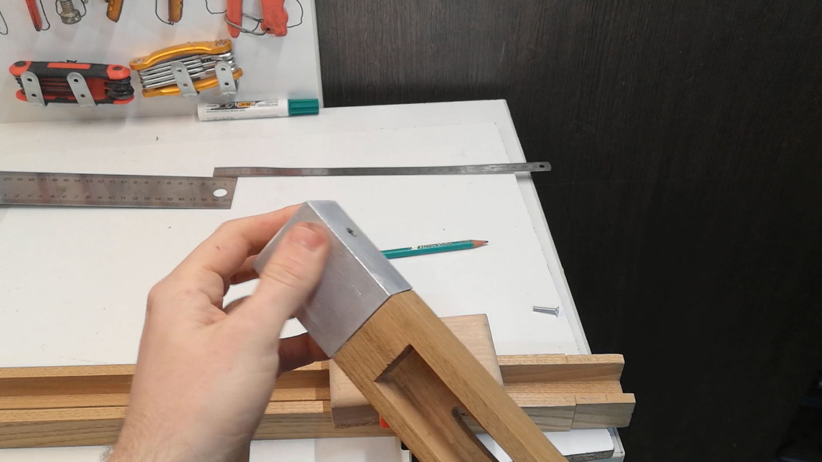 ASSEMBLAGE ALU ET BOIS2.png