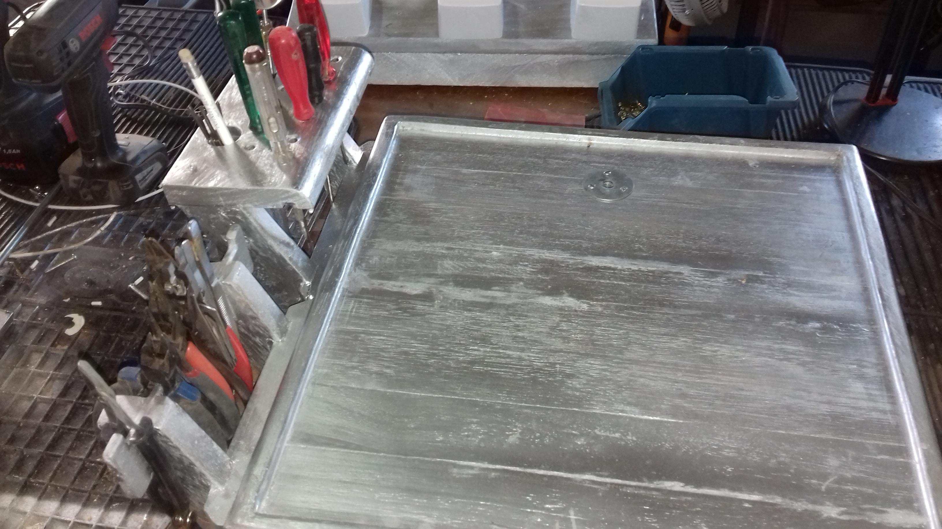 Base com alicates e chaves 2.jpg