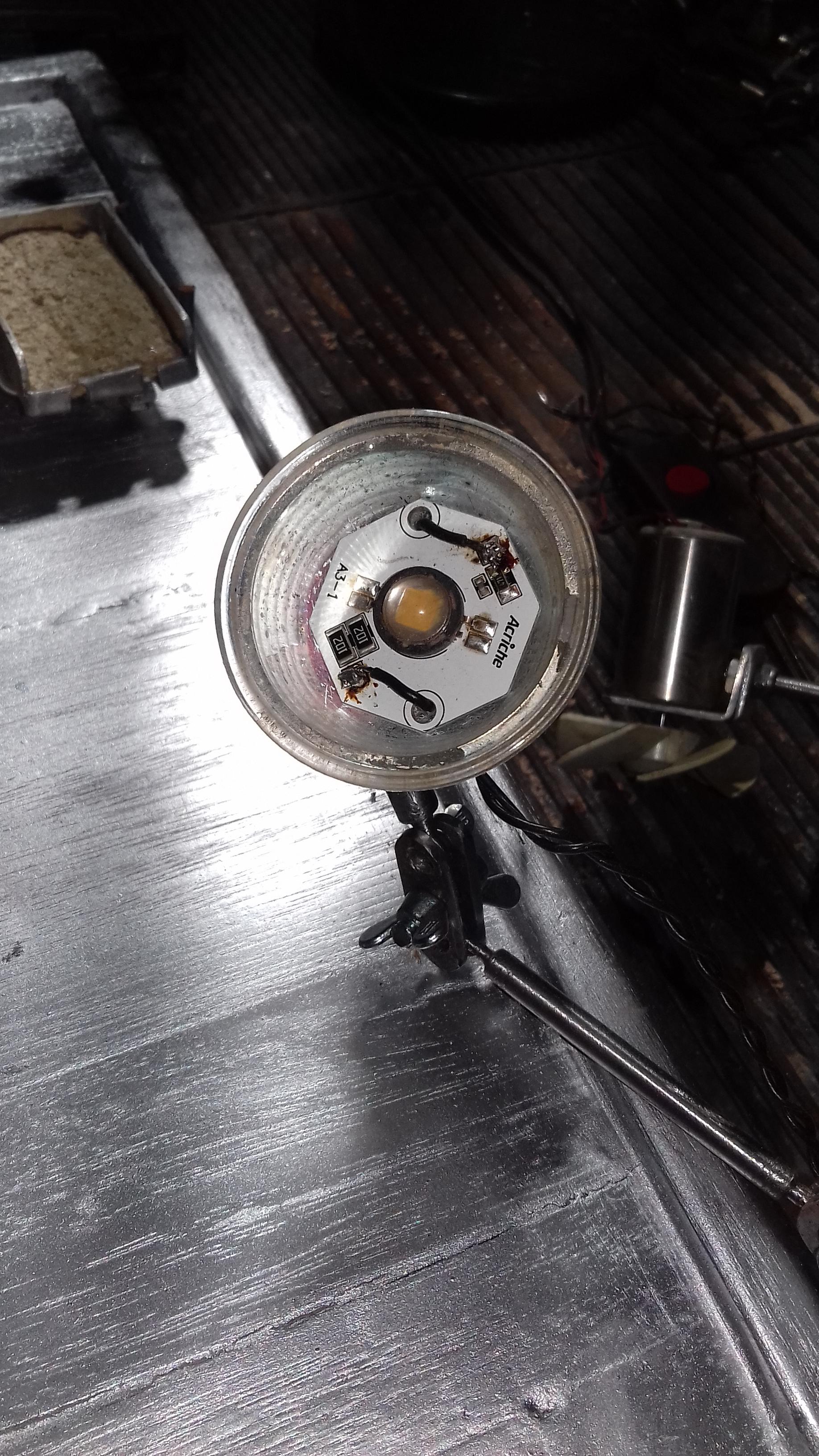 Constru&ccedil;&atilde;o l&acirc;mpada.jpg