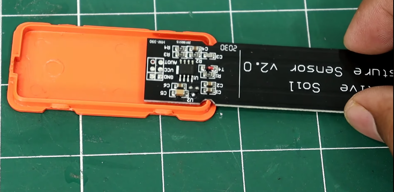 Diy Arduino and OLED display soil moisture sensor _20.png
