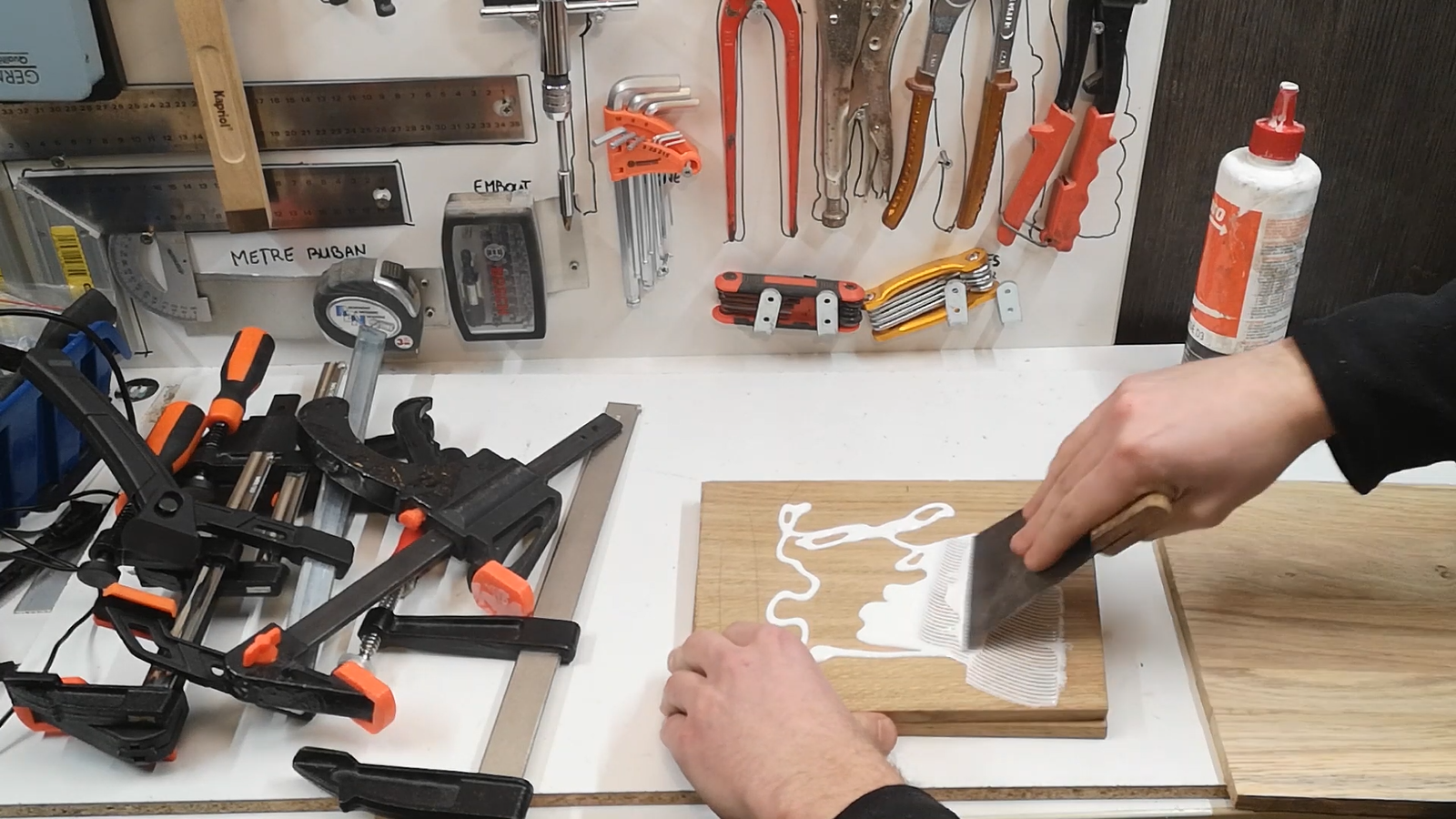 ENCOLLAGE TRIANGLE SUPPORT.png