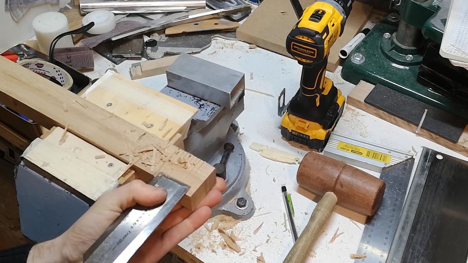 ENTAILLAGE HAUT DE PIED.png