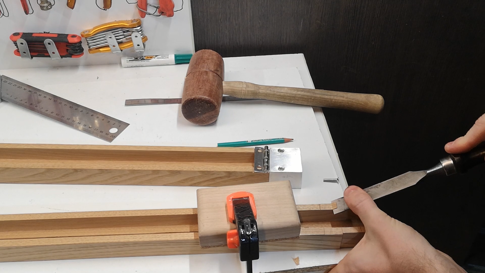 ENTAILLAGE PASSAGE CHARNIERE.png