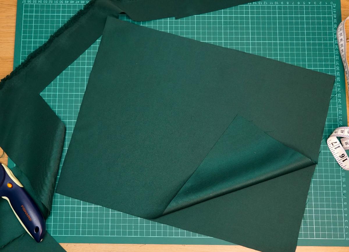 Green &amp; Gold Cushion 1g.jpg