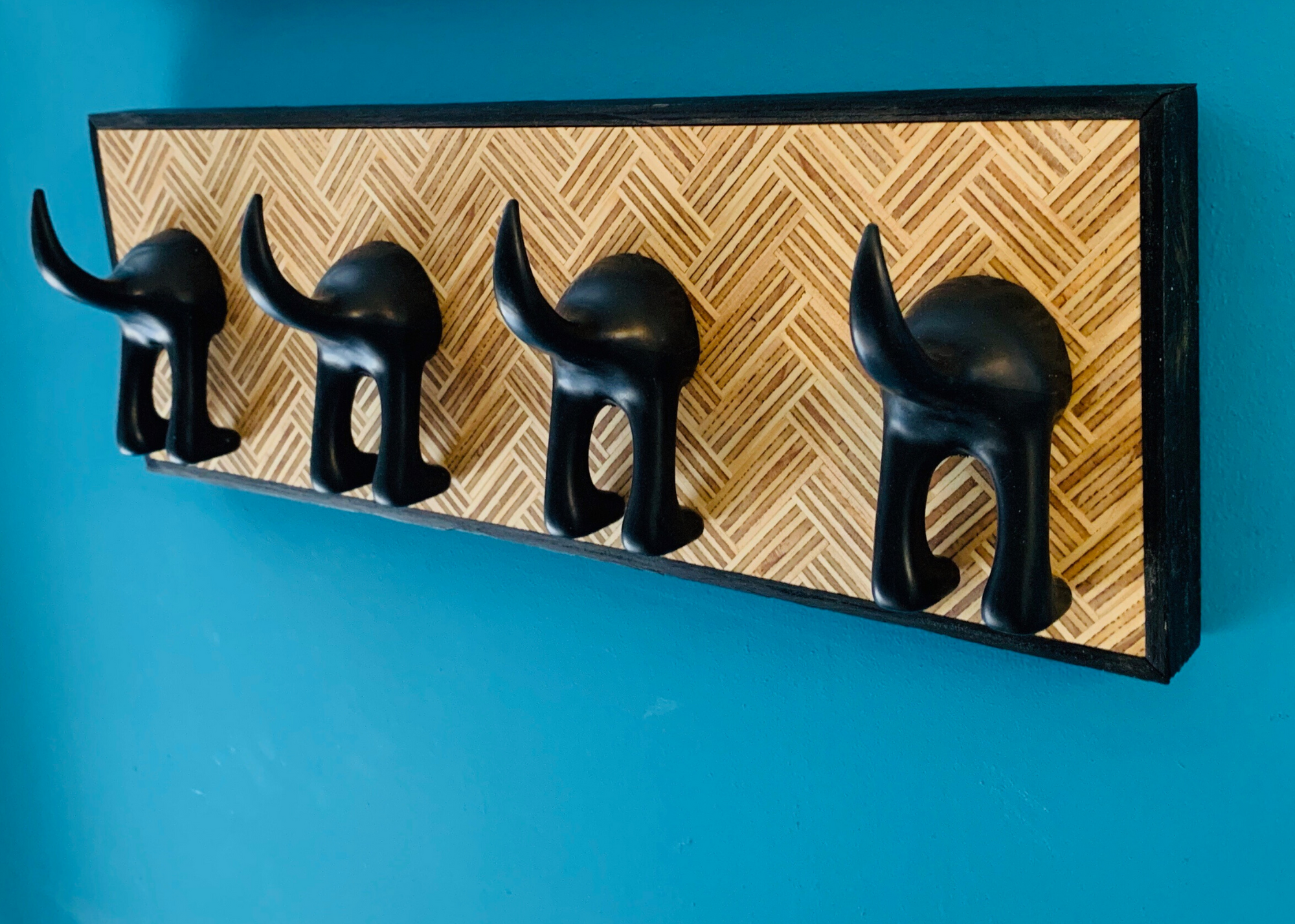 Hero Image - Leash Hanger.png