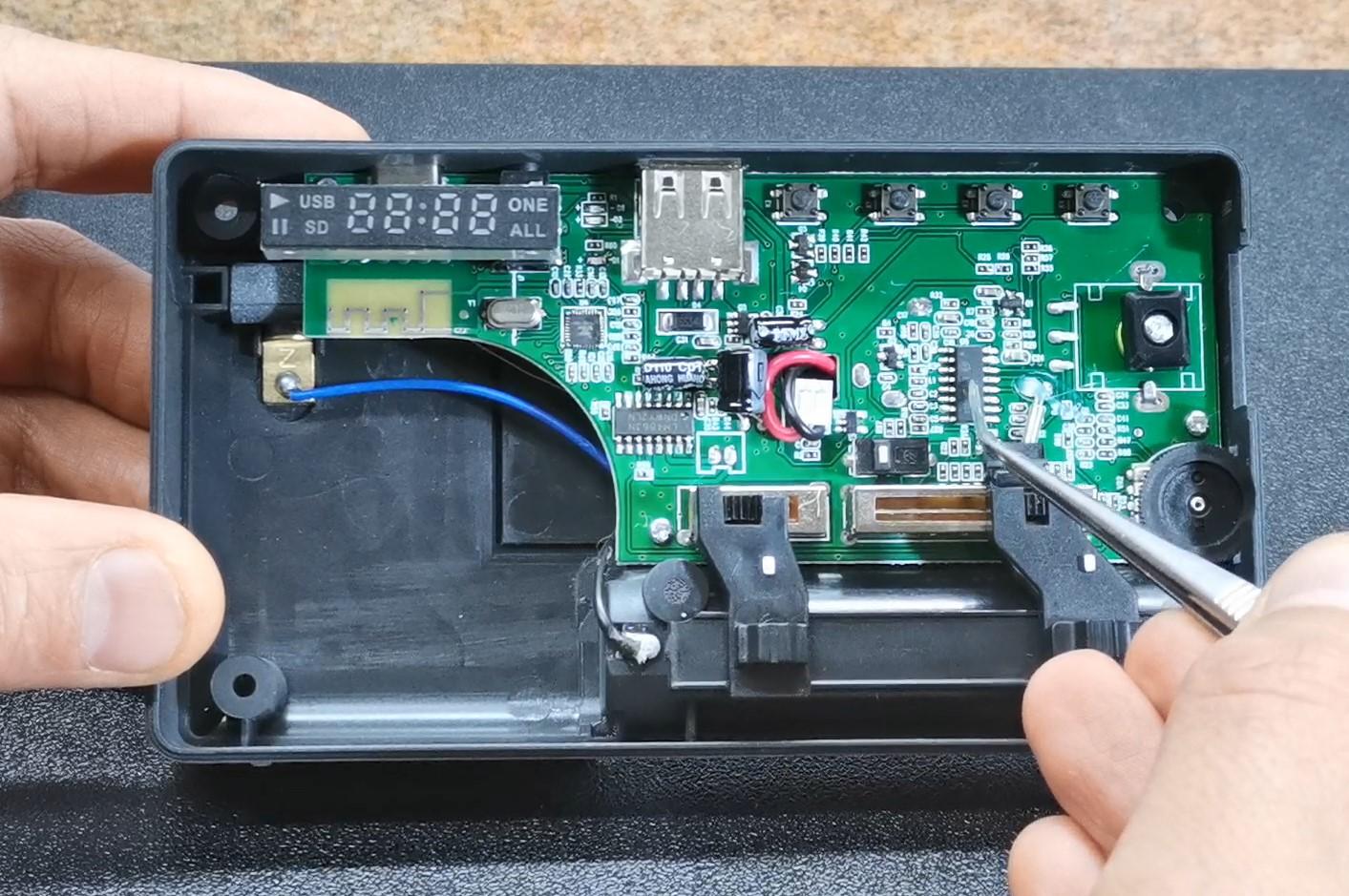 Inside mainboard.jpg