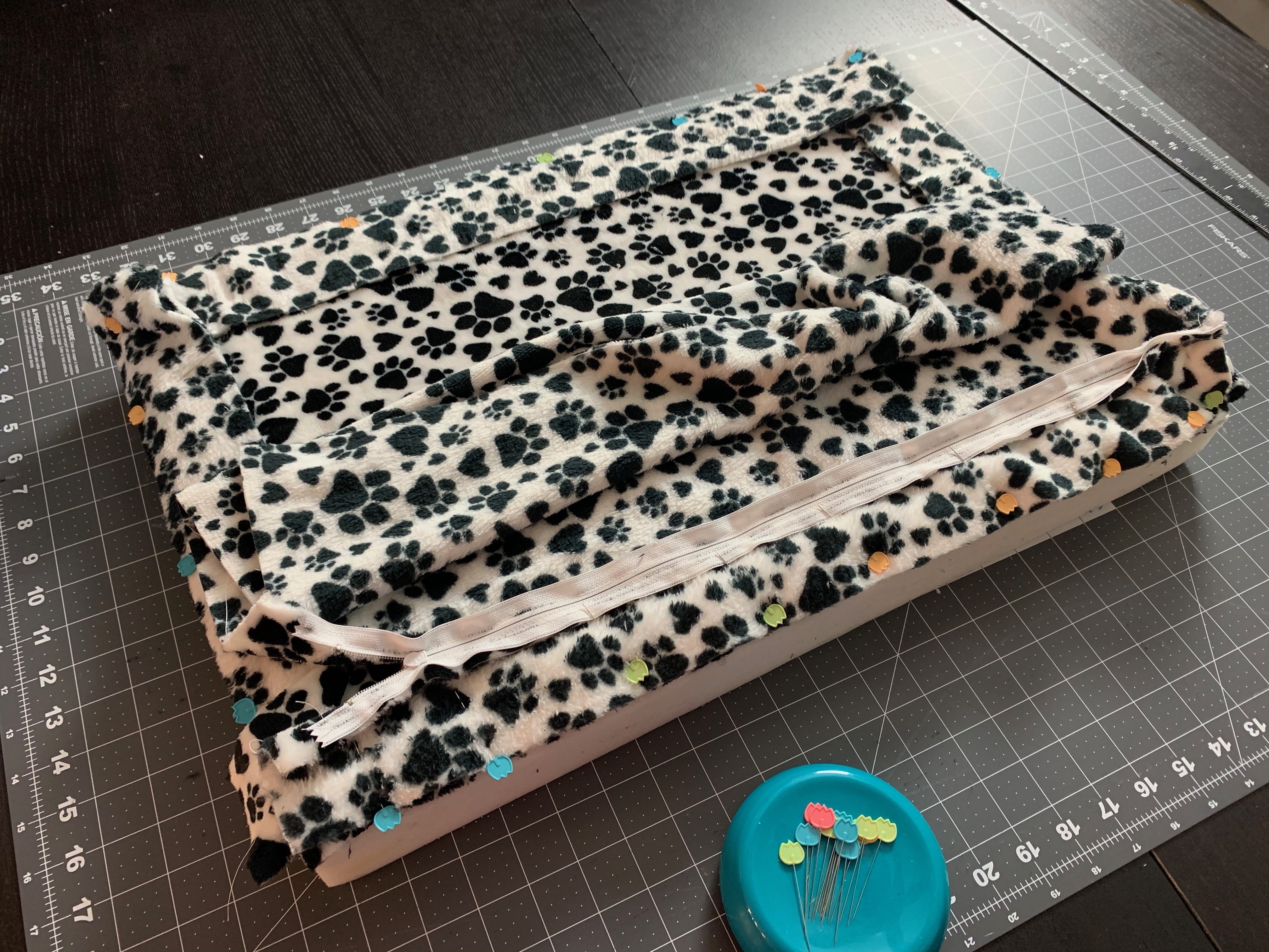 JustMightDIY-MCM-Dog-Bed-sew - 13.jpg