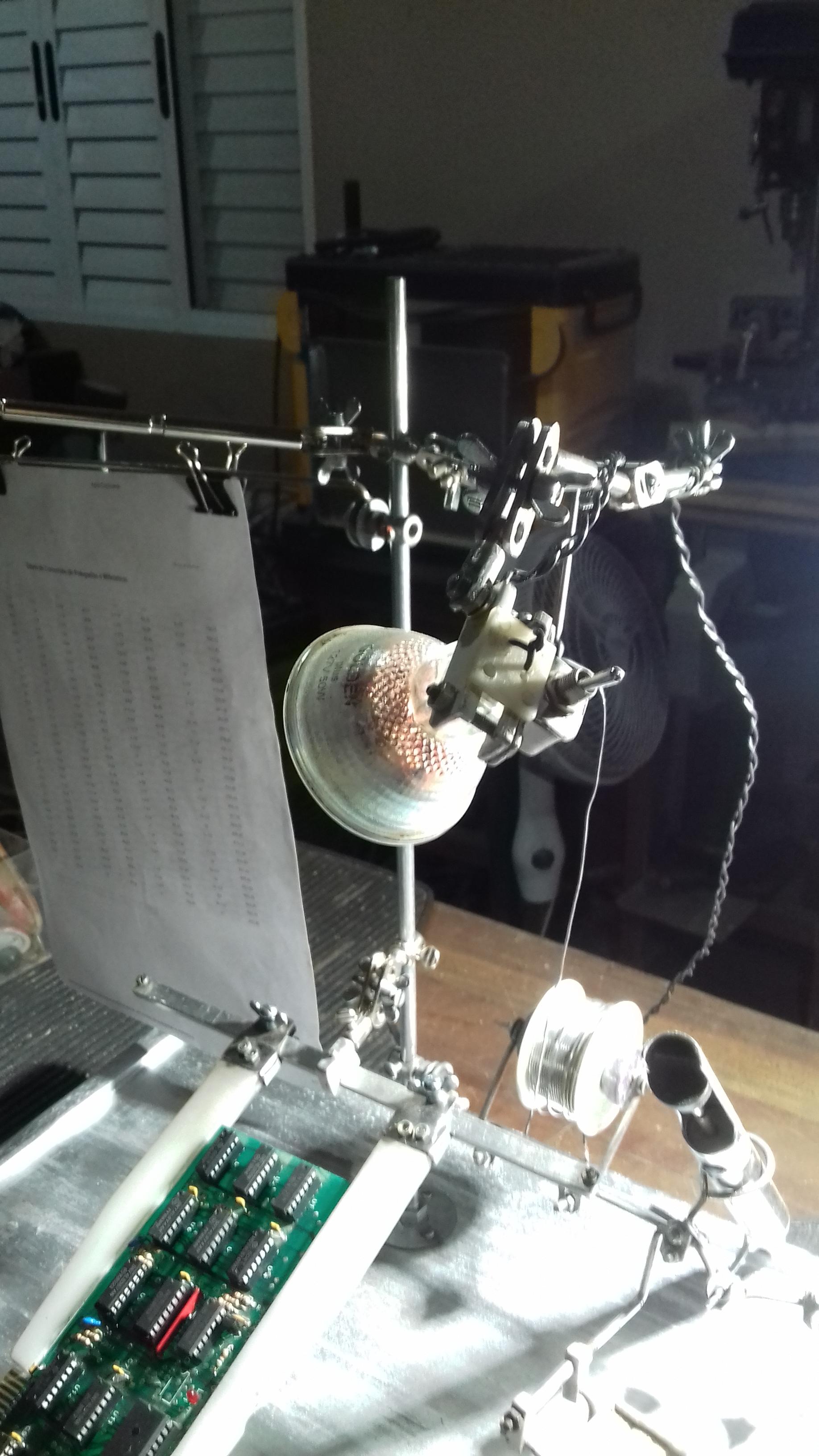 L&acirc;mpada - PCI - Solda - Desoldador.jpg