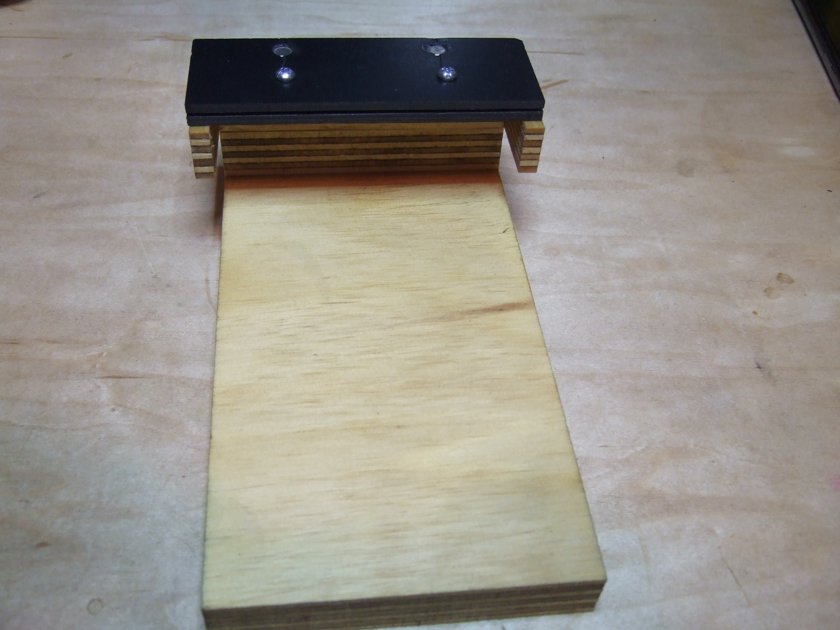 MAgnetic PCB Holder (21).JPG