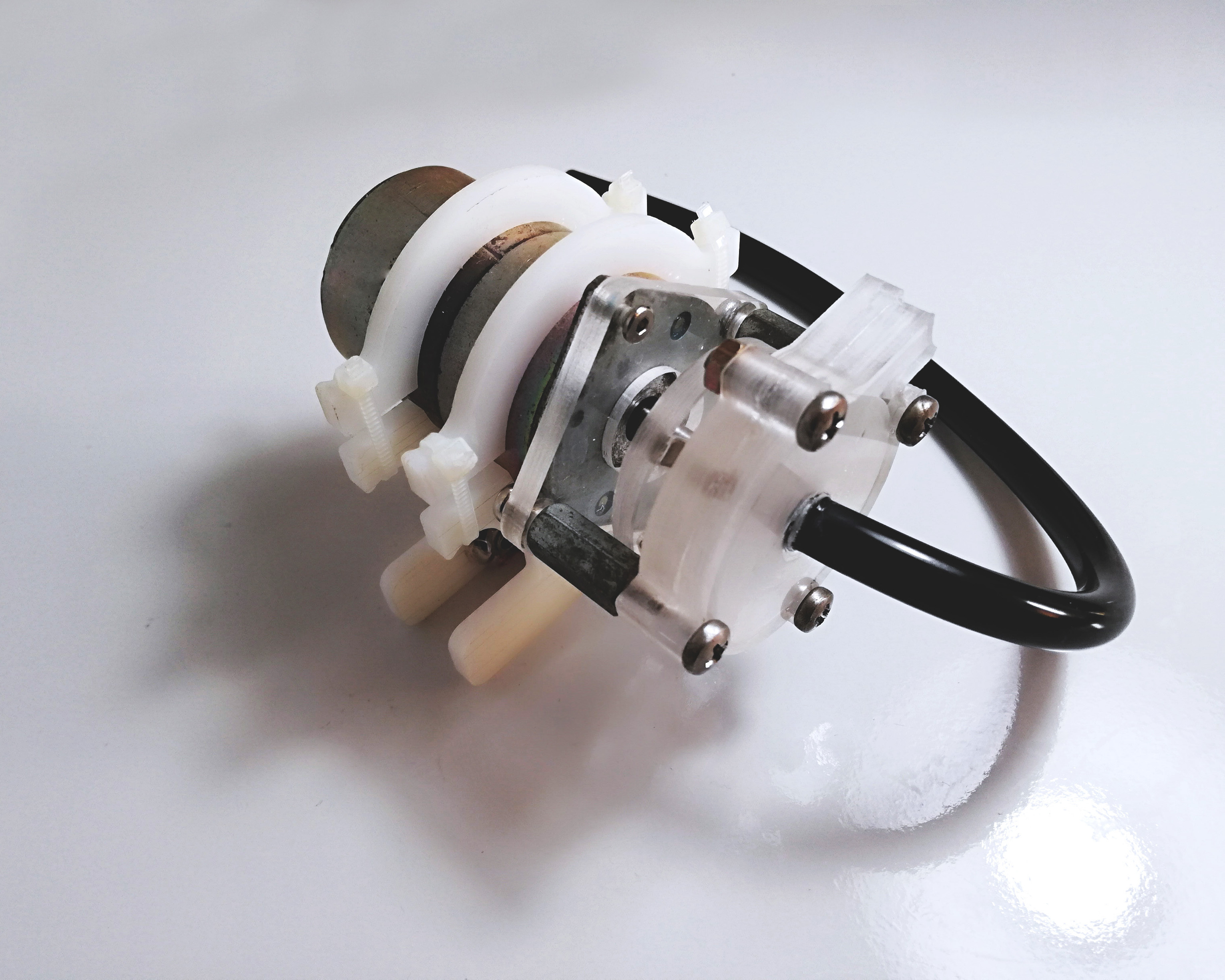 Magnetically coupled water pump.jpg