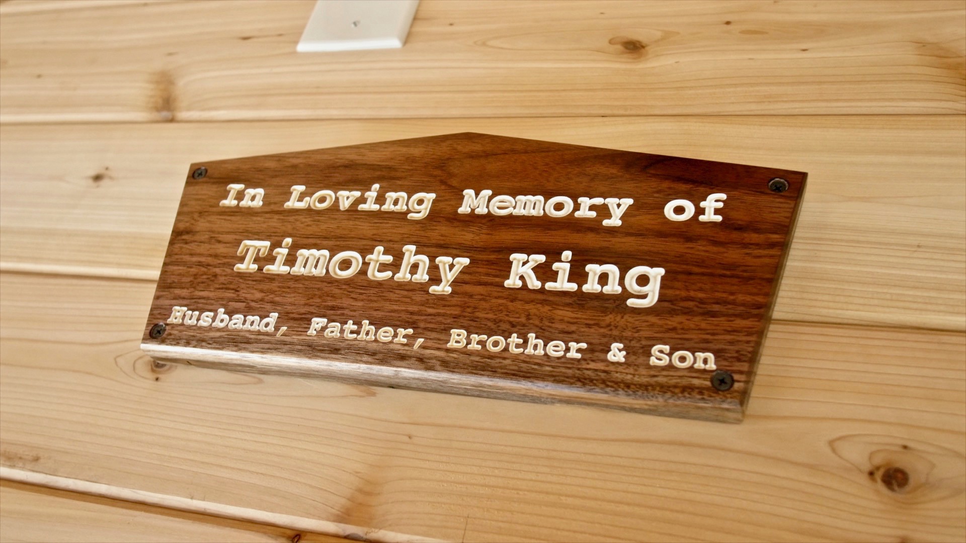 Making A Simple CNC Sign (CNC Project for Beginners) 10.jpg