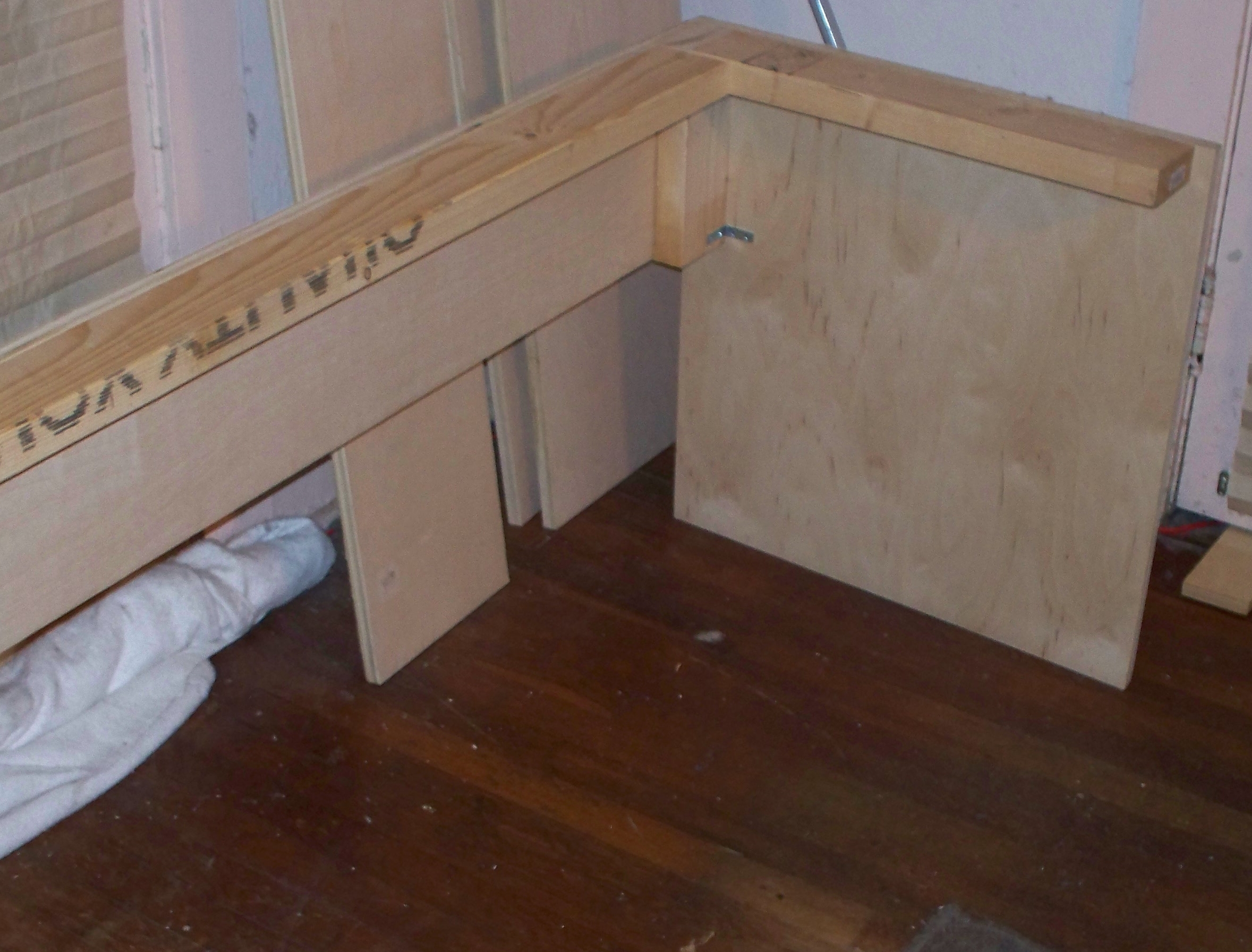 Robert's Desk 011.jpg