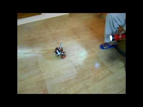 Simple Light Source Follower Robot