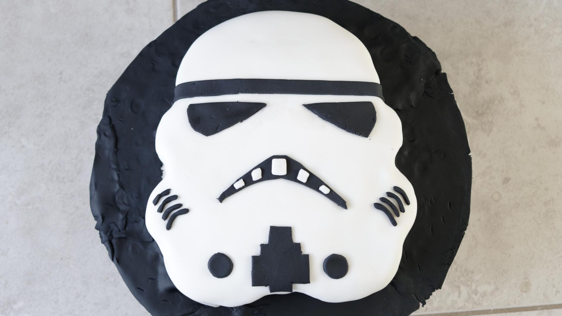 Star Wars Stormtrooper Cake.jpg