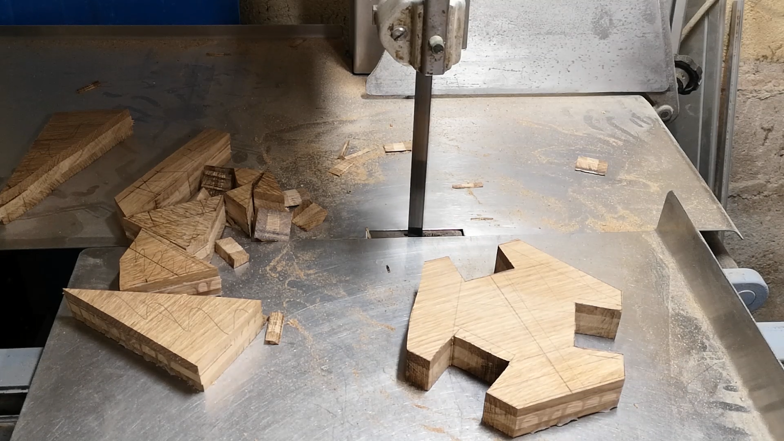 TRIANGLE SUPPORT DECOUPE2.png