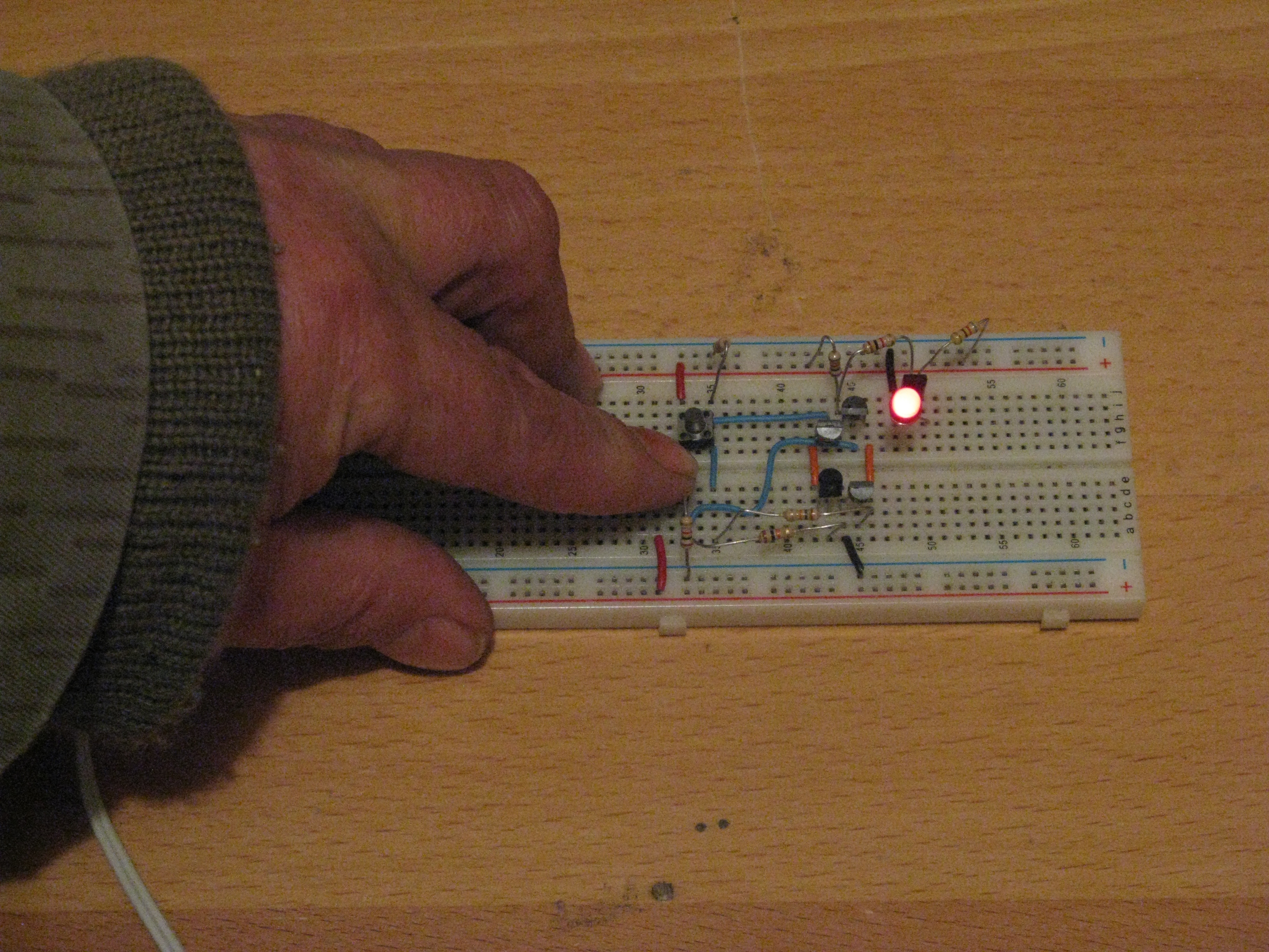 Transistor Gates 10 e.JPG