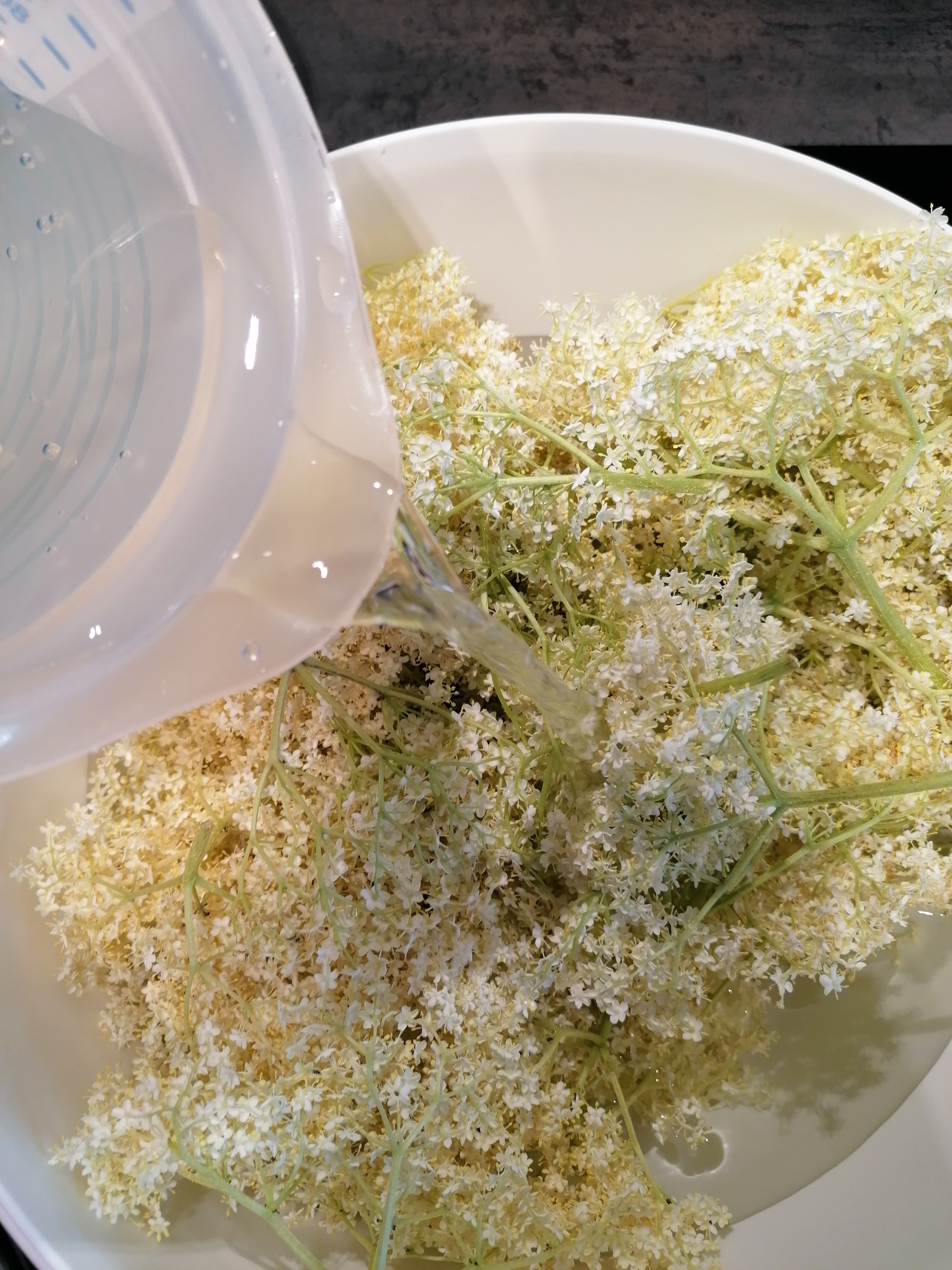 Wasser gie&szlig;en.jpg