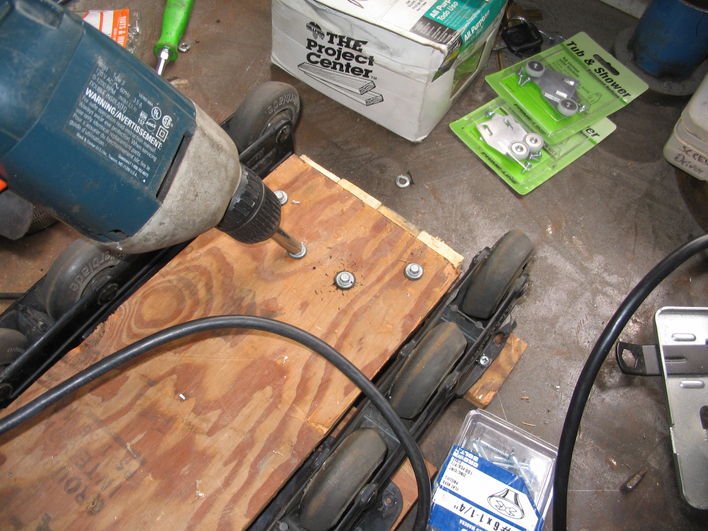 attach saw deck to 2x2s.jpg