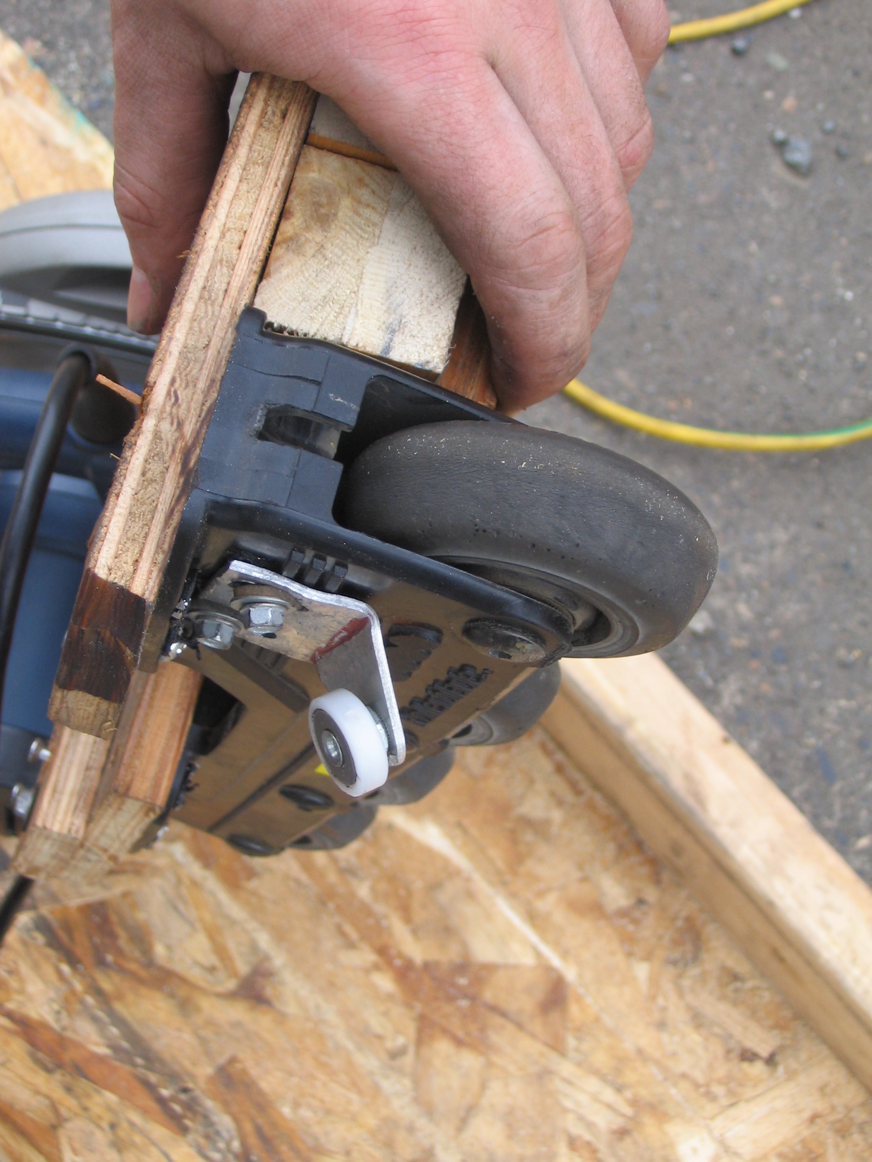 bend roller bracket to fit.jpg