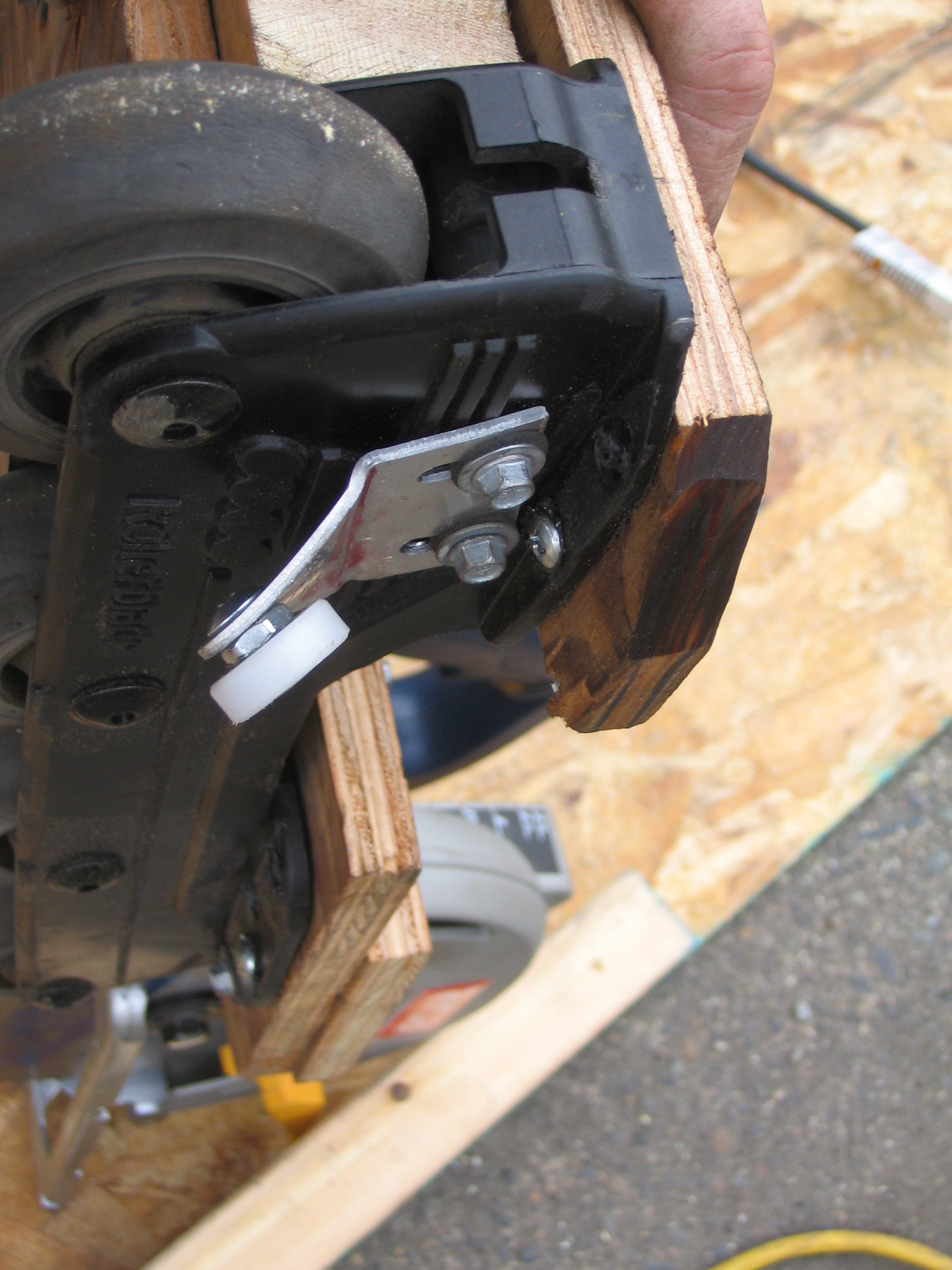 bend roller bracket to fit_2.jpg