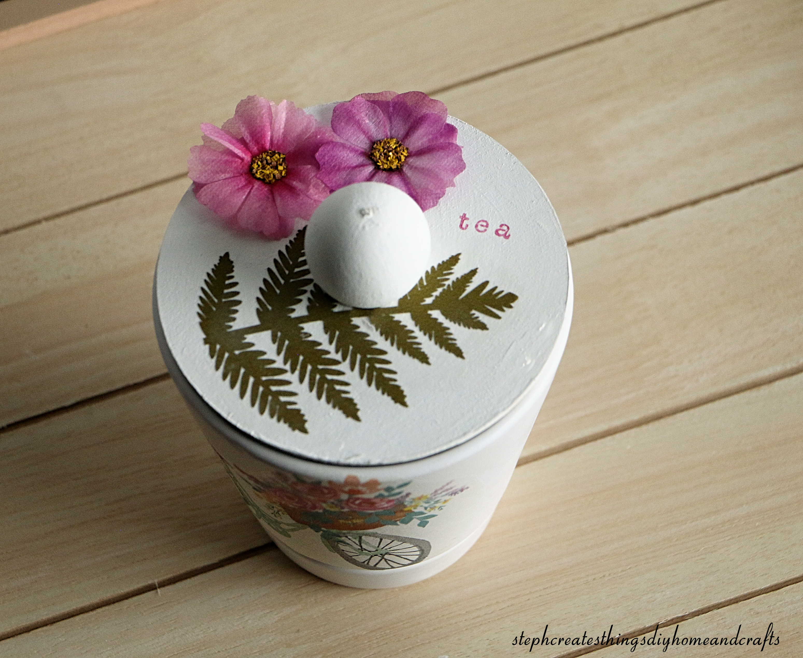 completed-white-pot-with-paper-flowers.png
