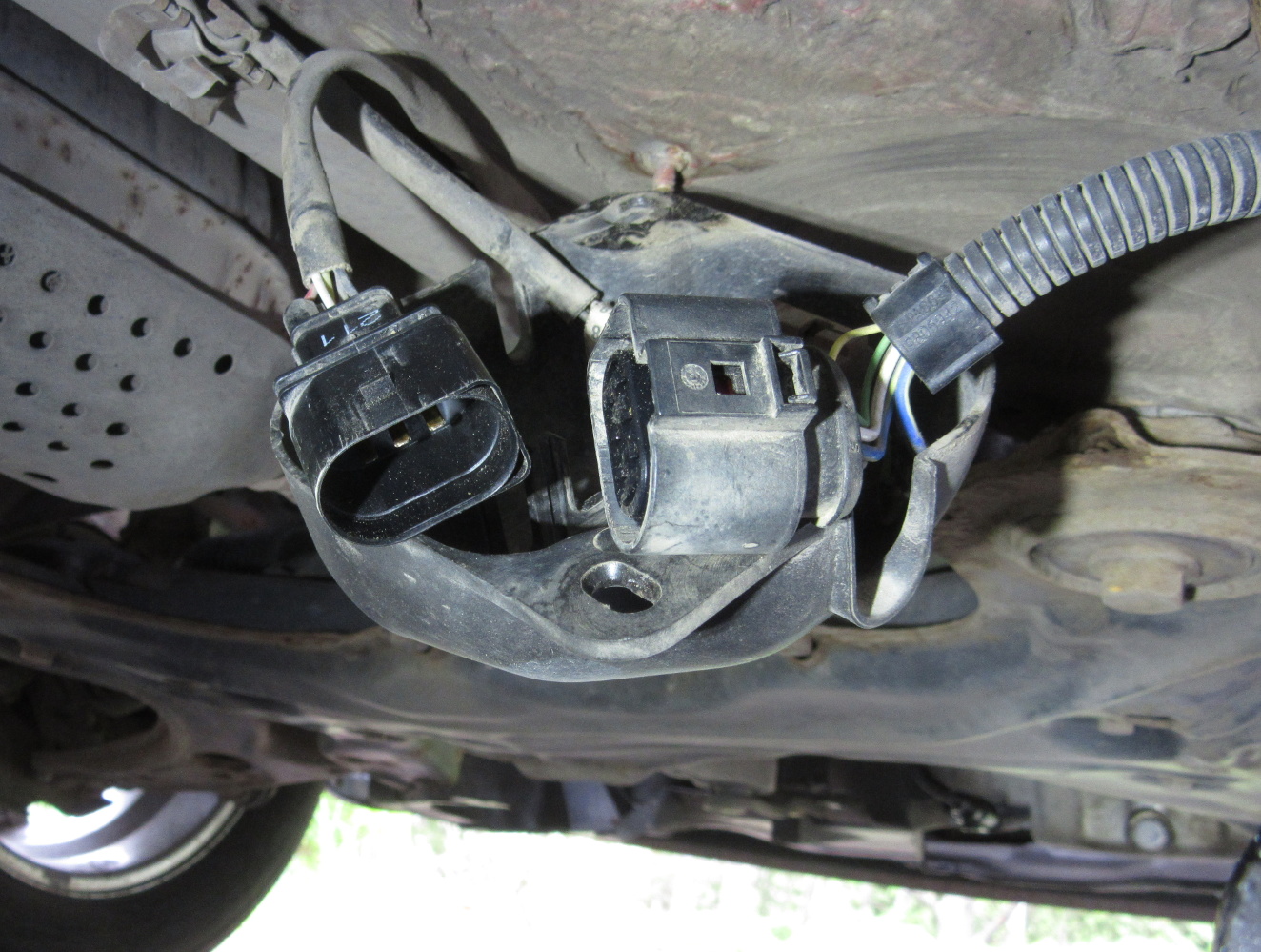 connectors exposed and uncoupled.JPG