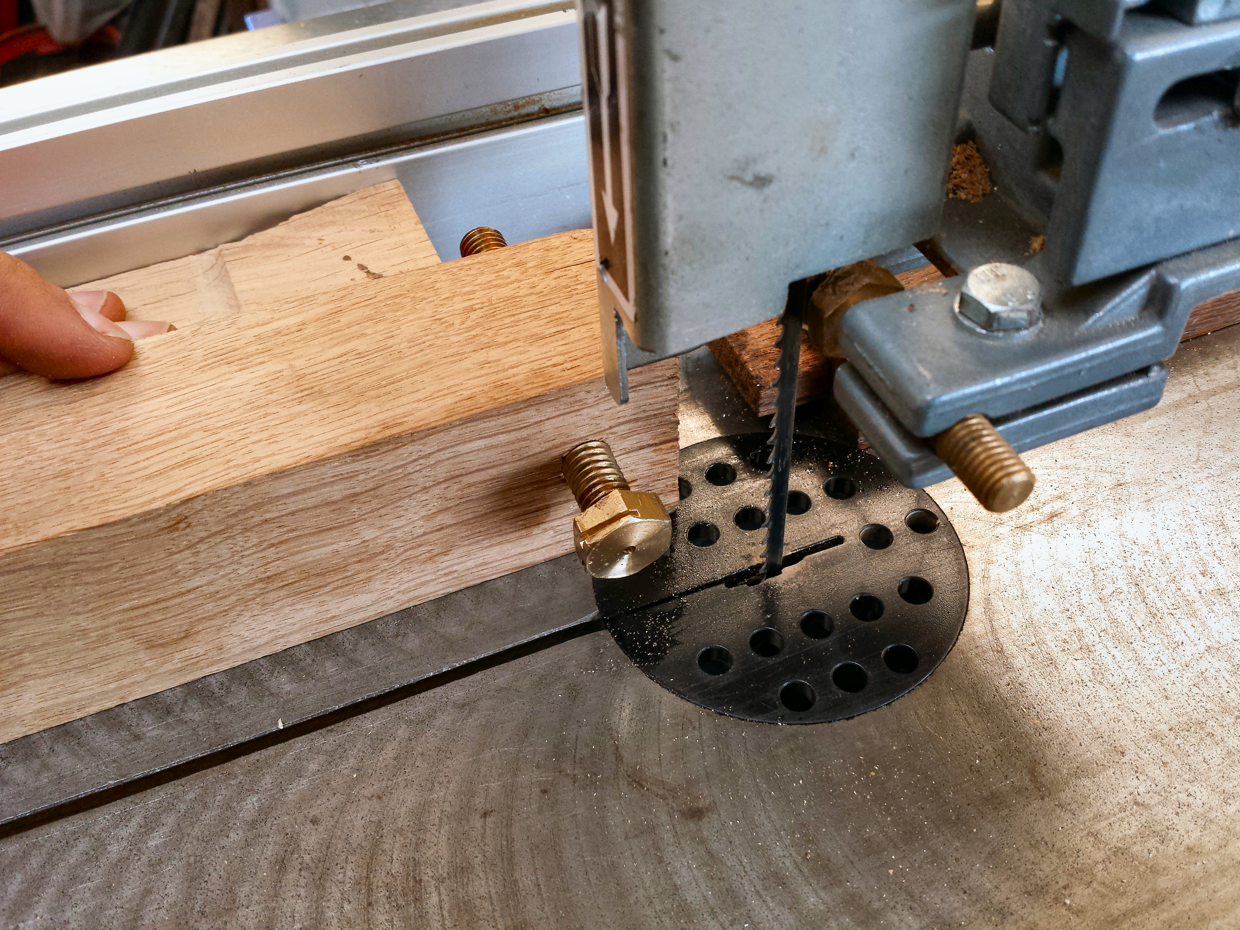 fan brass bolt slitting.jpg