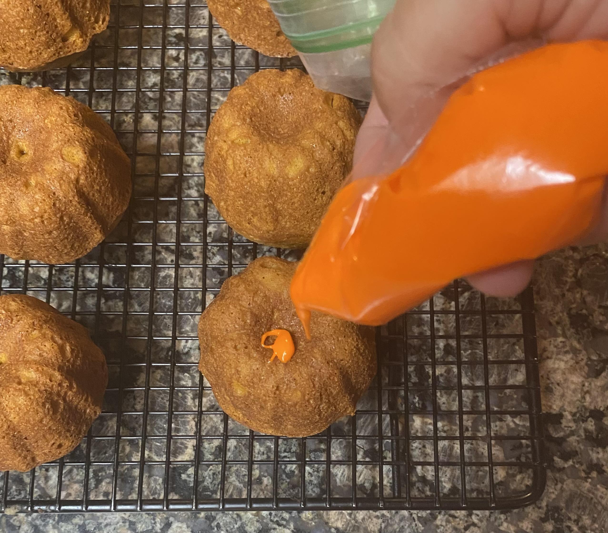 frosting pumpkins.jpg