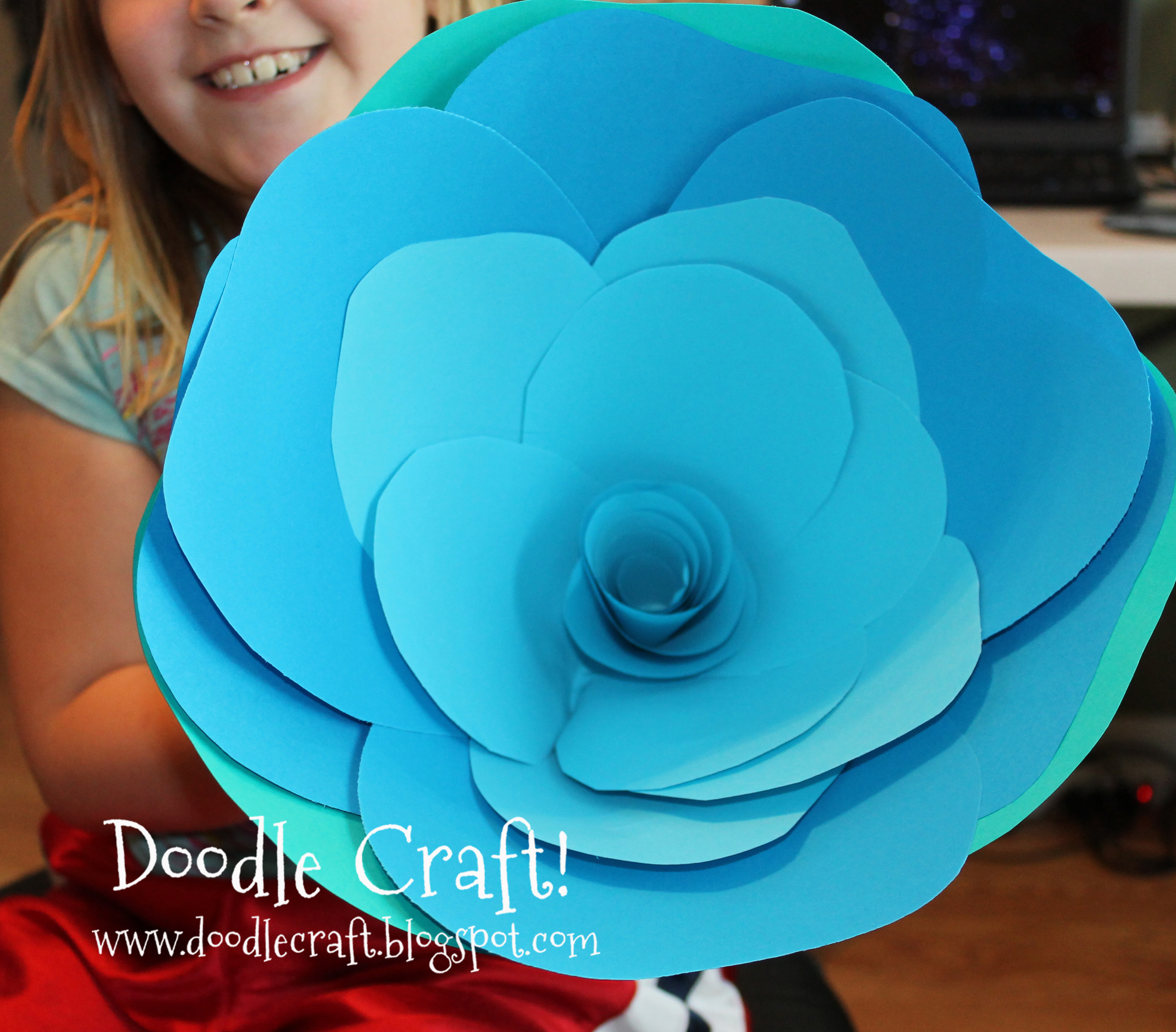 ginormous paper flowers.jpg