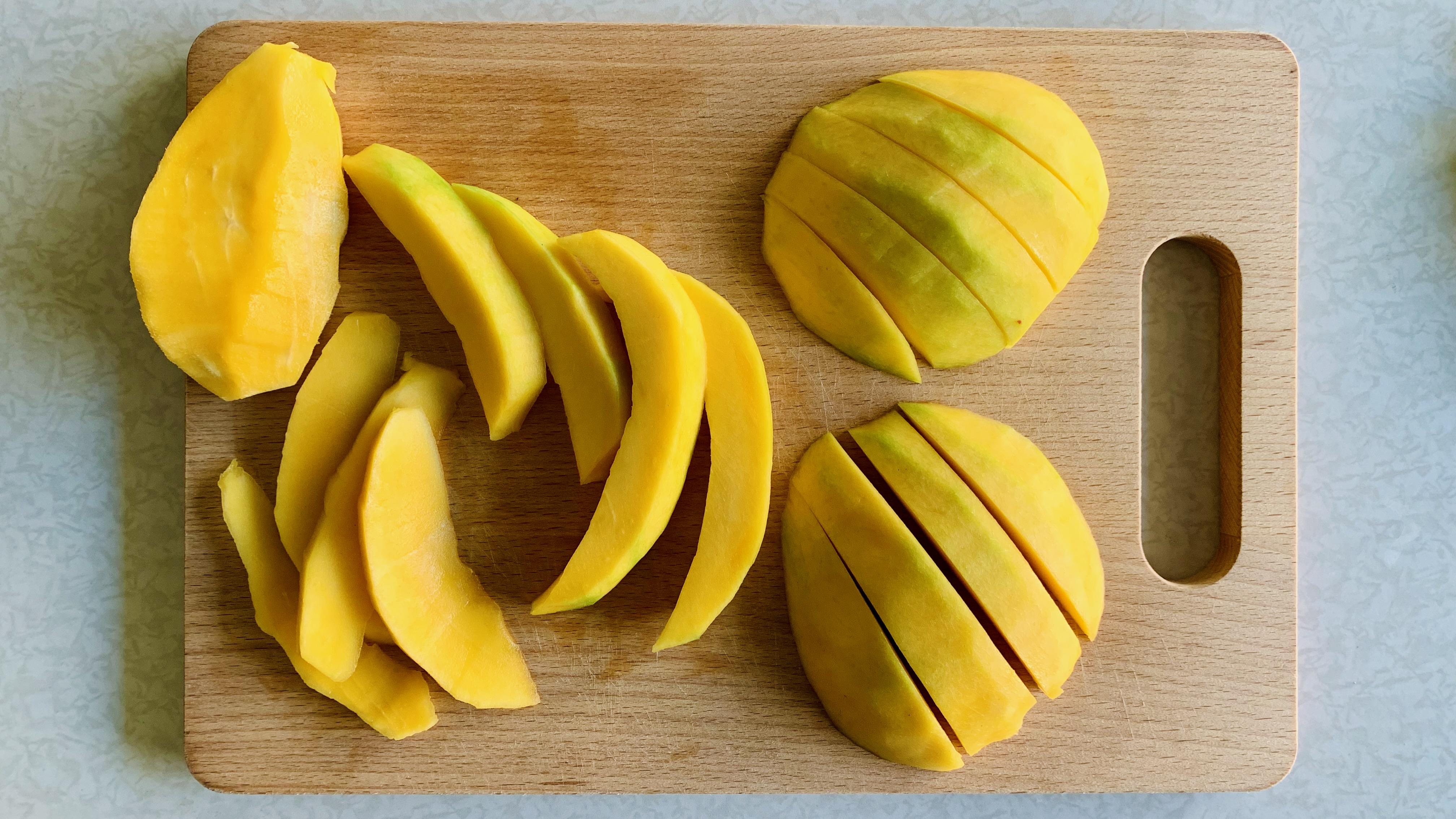how-to-cut-a-mango-7.jpeg