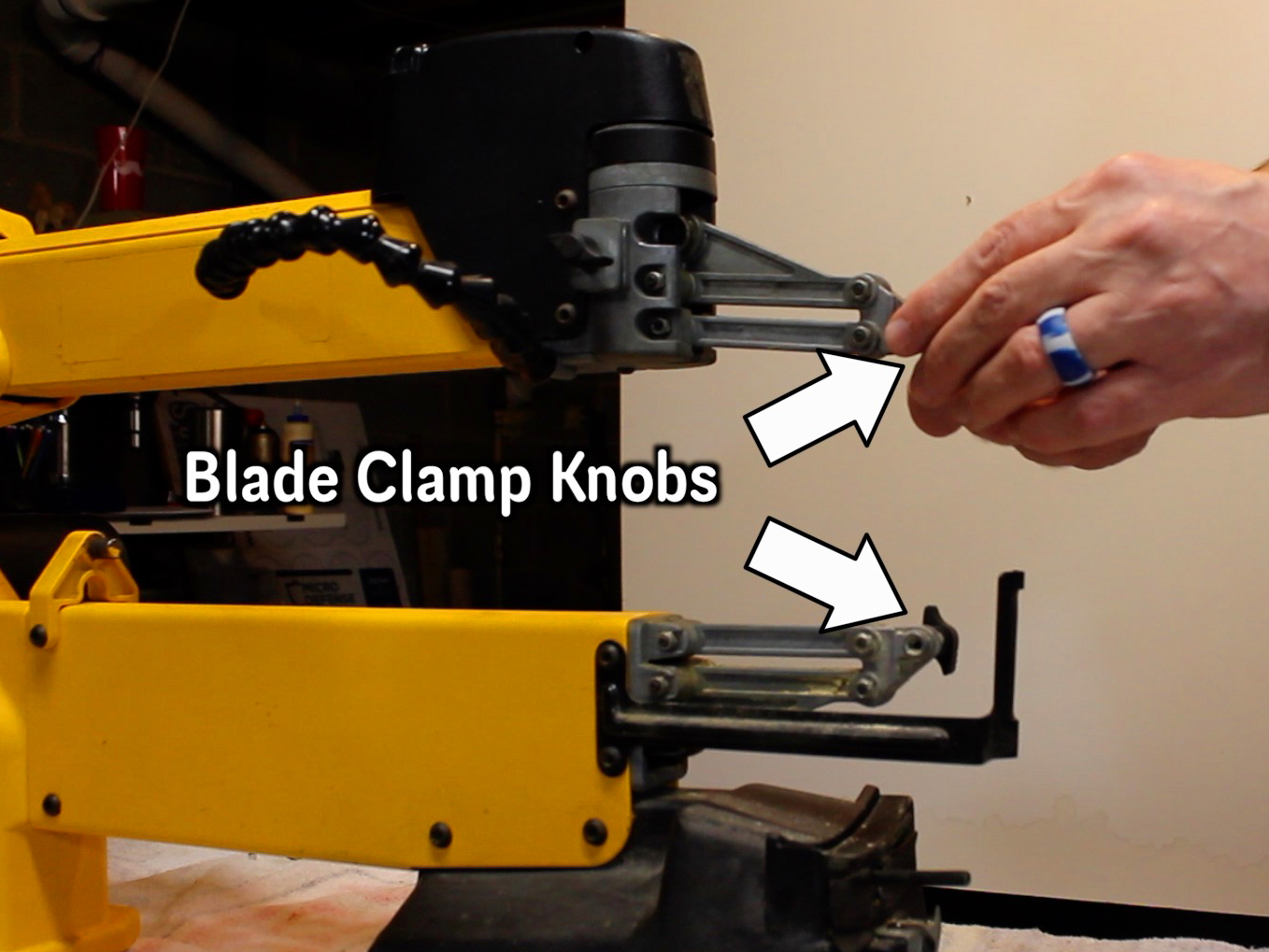 in-blade-clamp-knobs.jpg