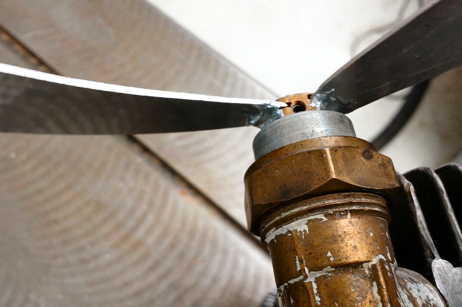 not in grub screw.jpg