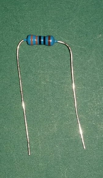 resistor with bent legs.jpg