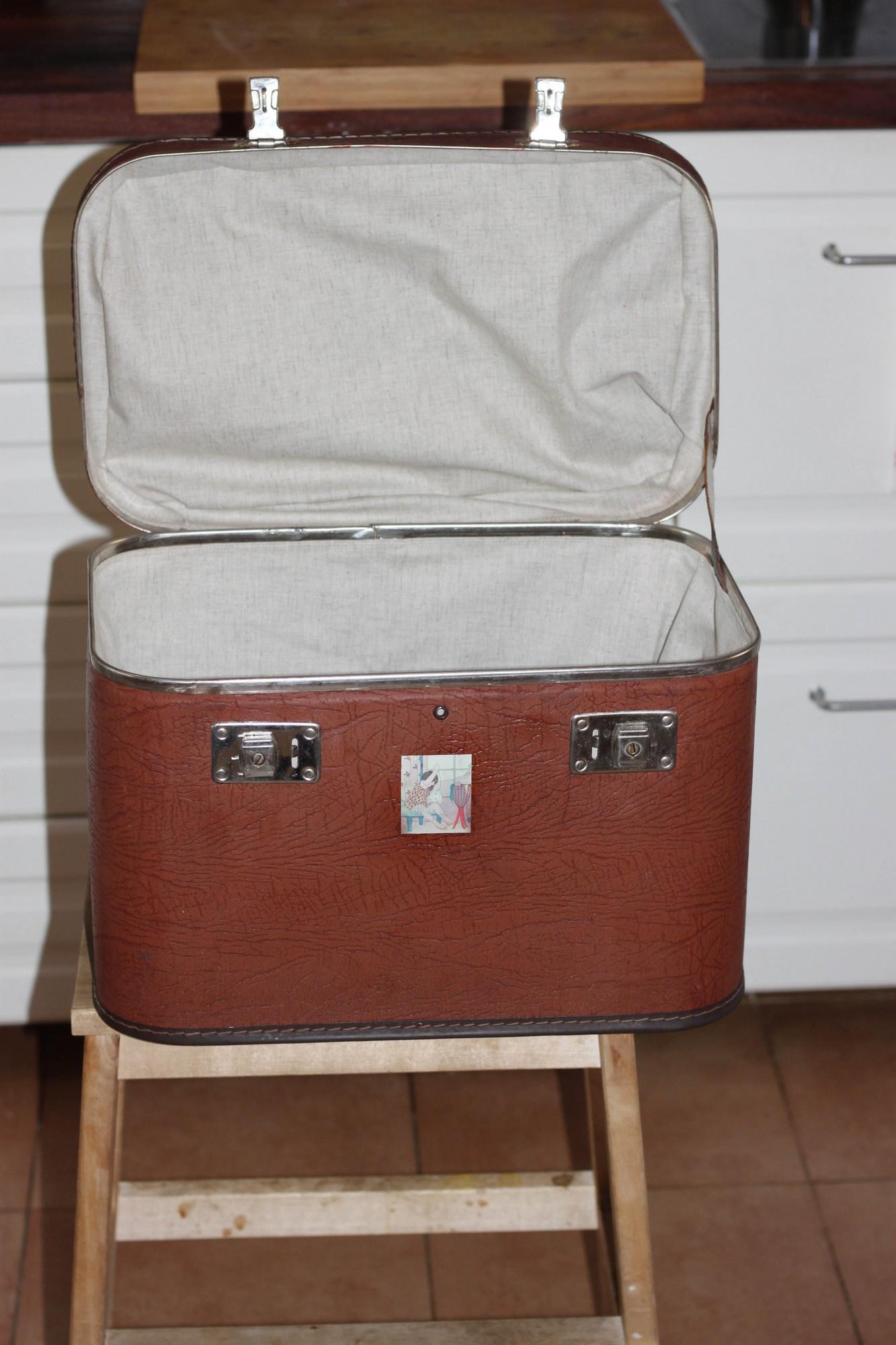 restaurovani kufriku 25.jpg