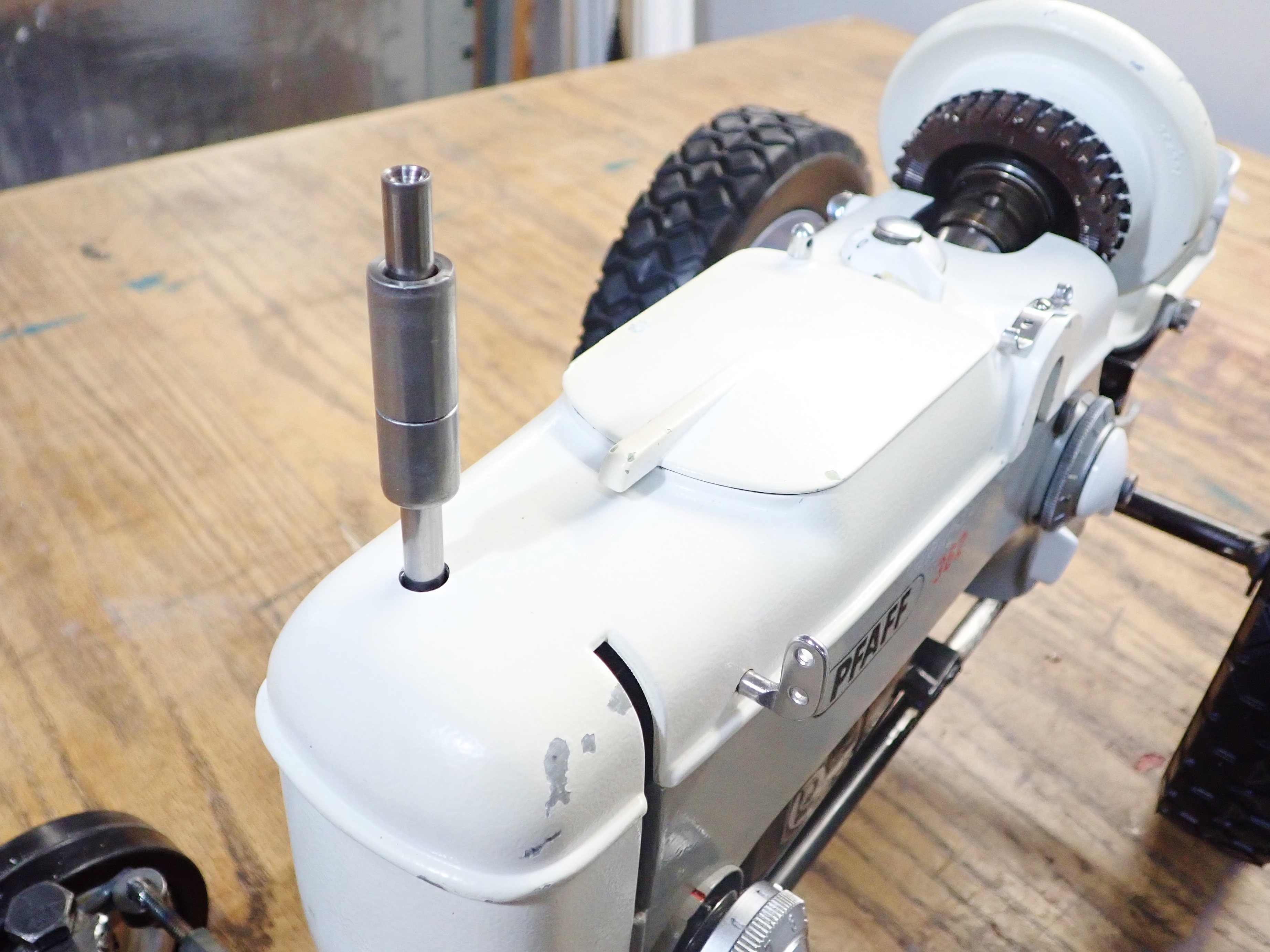 sewing machine tractor (182).JPG