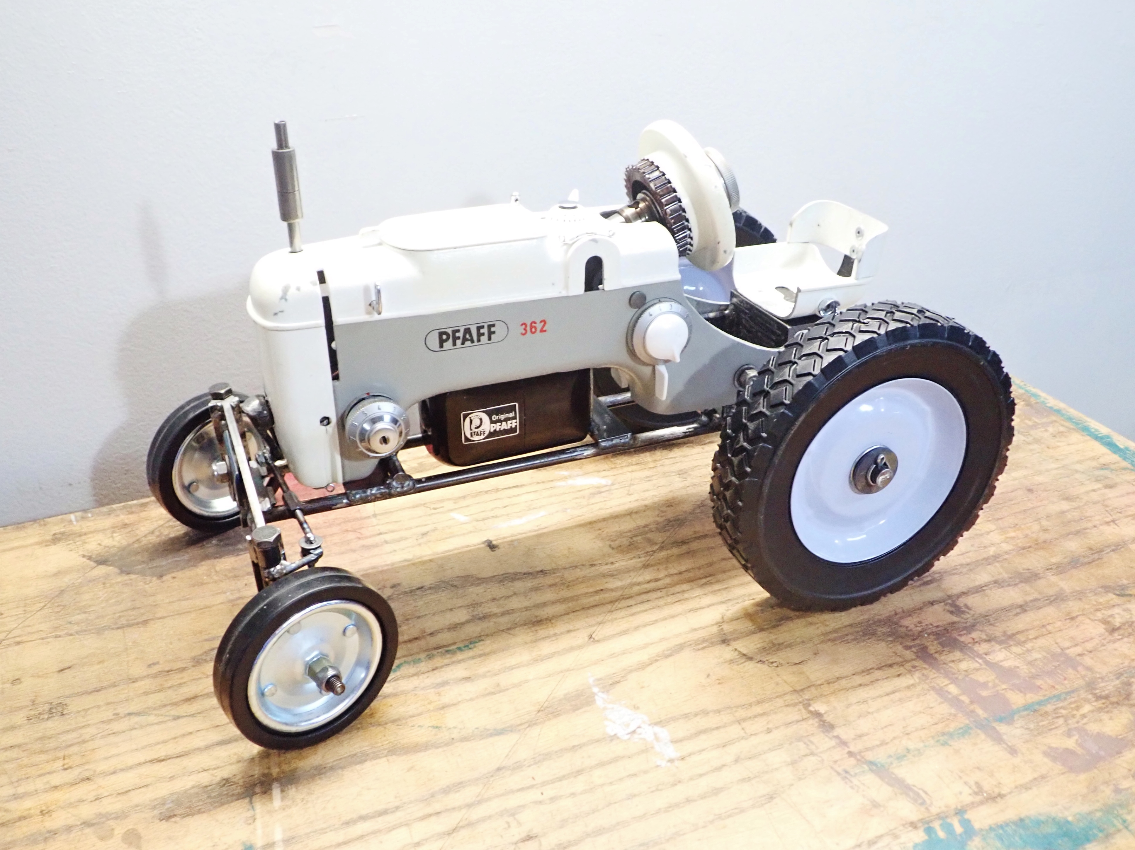 sewing machine tractor (186).JPG