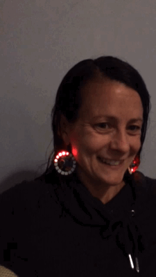 soun-reactive_earrings1.gif