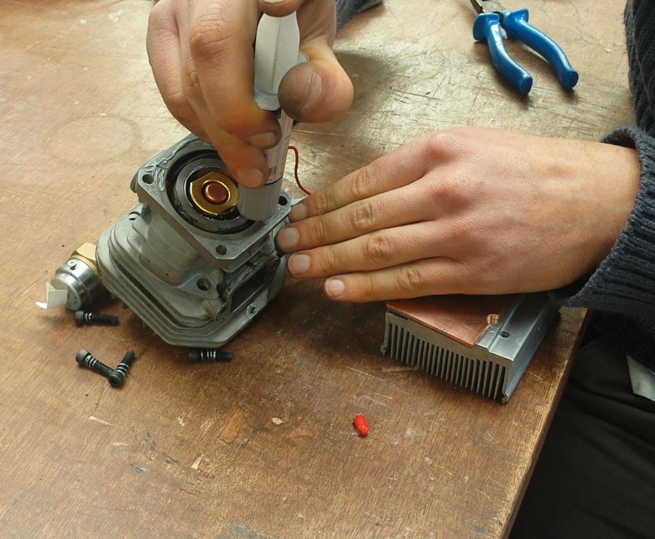 thermal grease cs cylinder.jpg