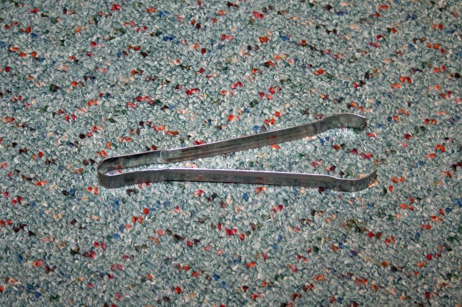 tongs.jpg