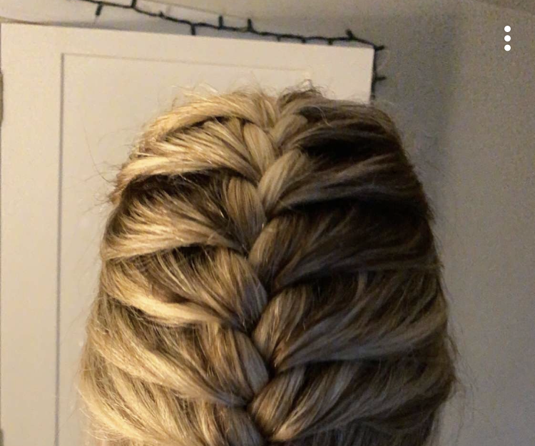 COMM101 How to French Braid Hair