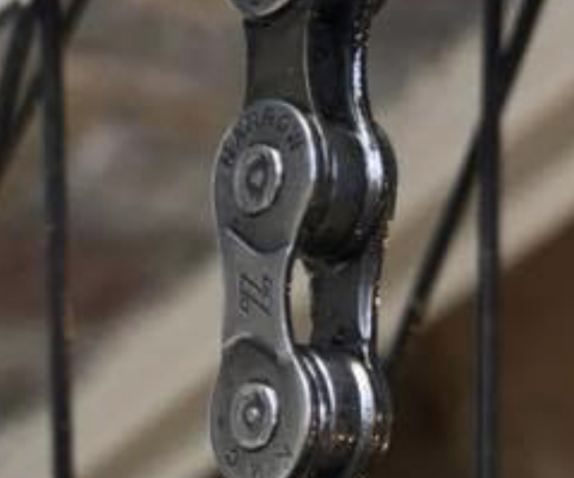 Cleaning a Bicycle Chain With "Eternal" Kerosene.  (Includes the Kerosene Recycling Stand)