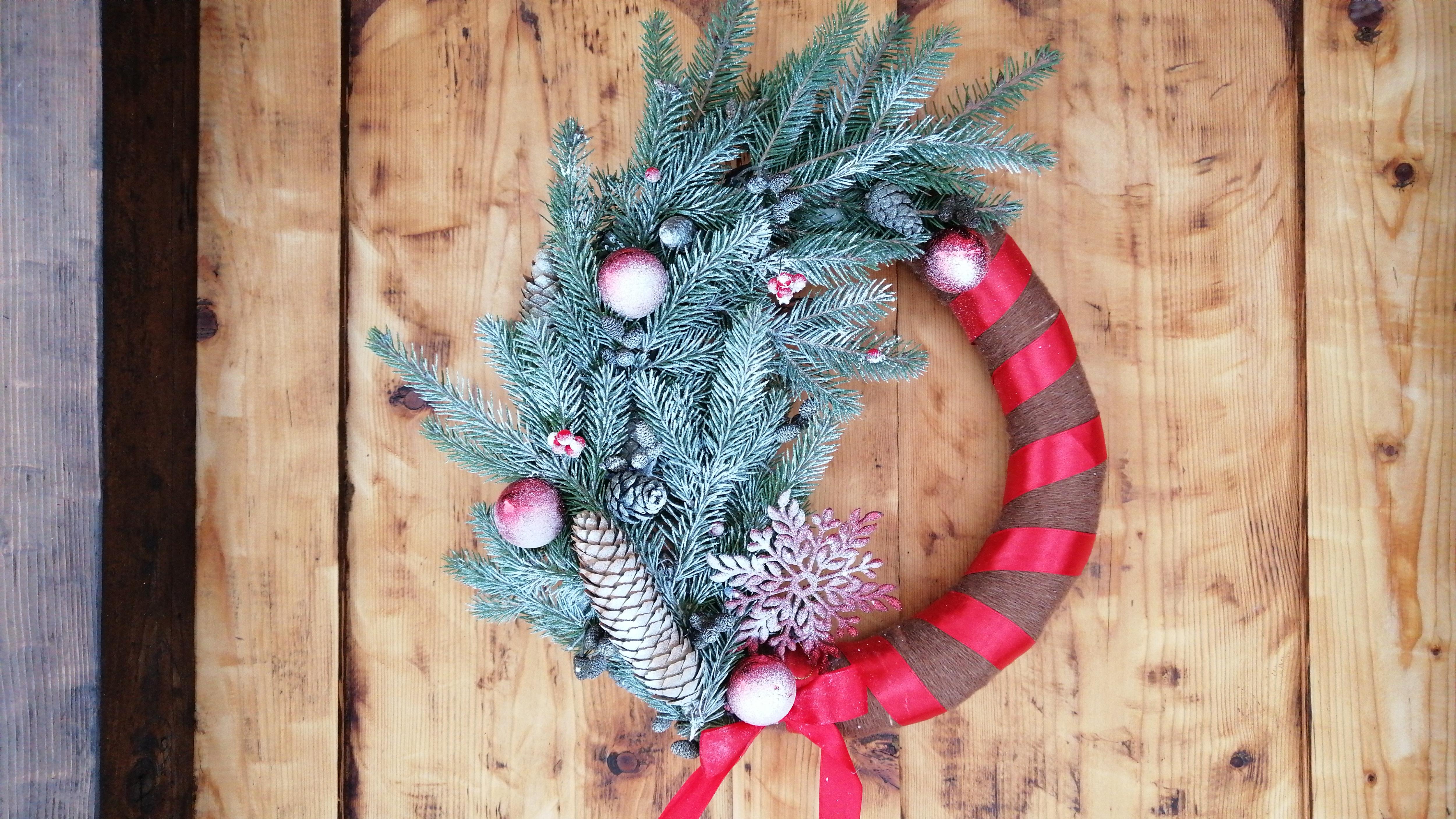 DIY Christmas Wreath Toilet Paper Rolls and Natural Materials