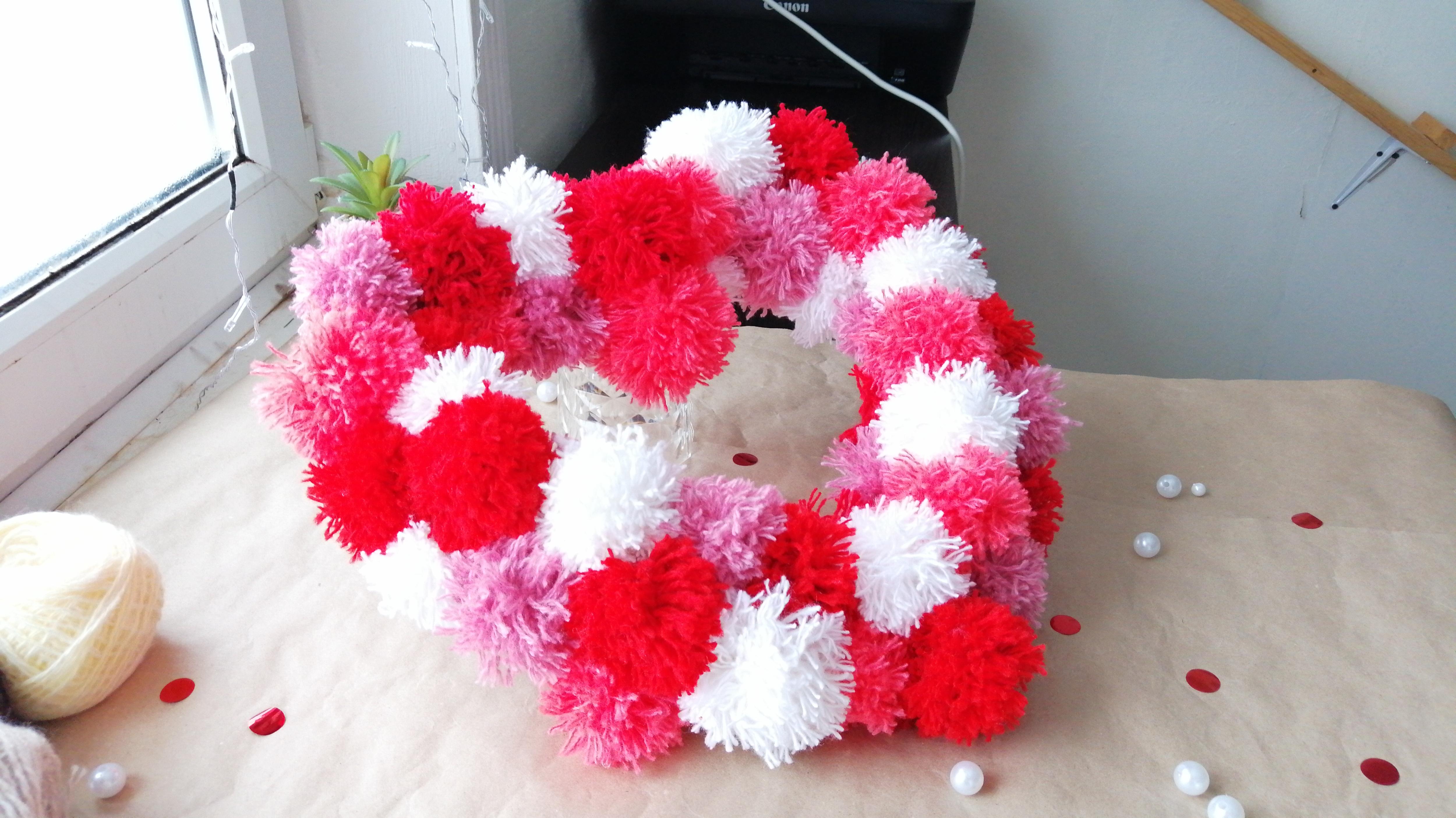 DIY Heart Shaped Wreath Pom-pom | Valentine's Day